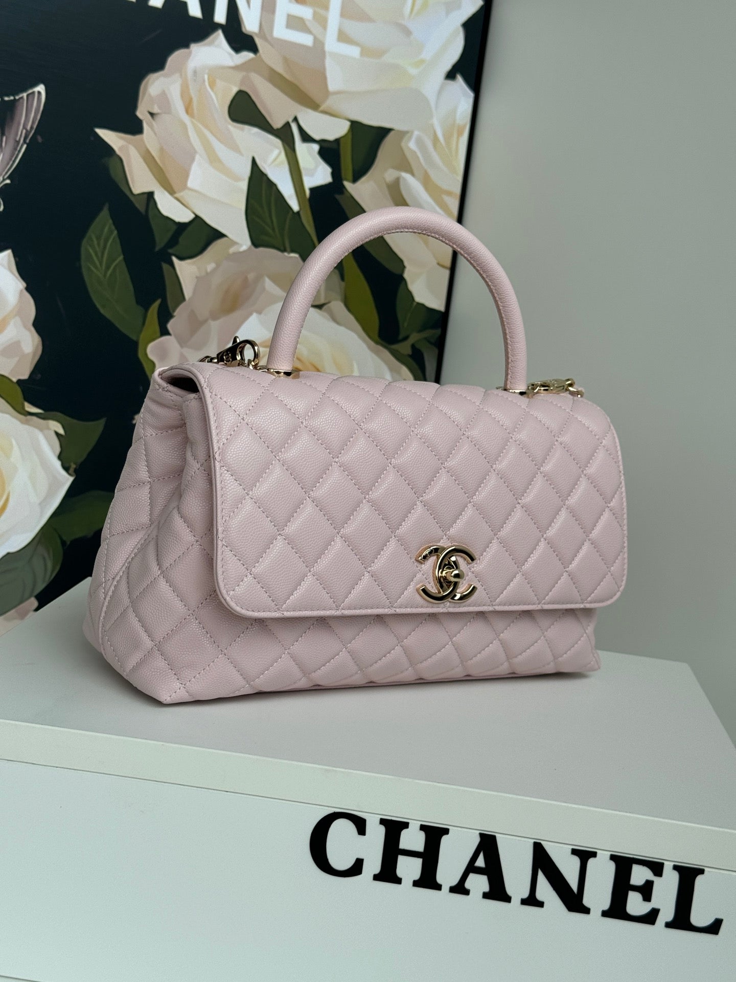 COCO HANDLE MEDIUM 29CM PASTEL PINK QUILTED CAVIAR LEATHER GOLD HARDWARE
