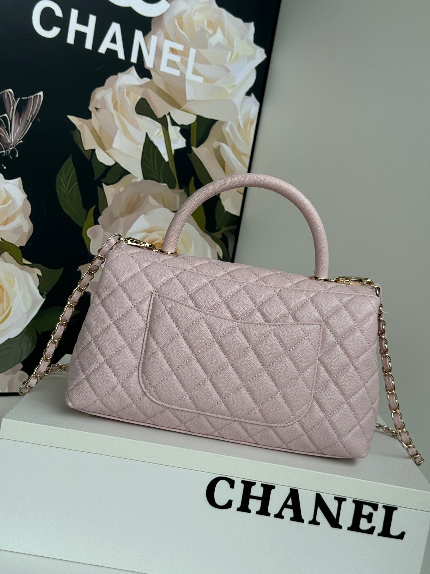 COCO HANDLE MEDIUM 29CM PASTEL PINK QUILTED CAVIAR LEATHER GOLD HARDWARE