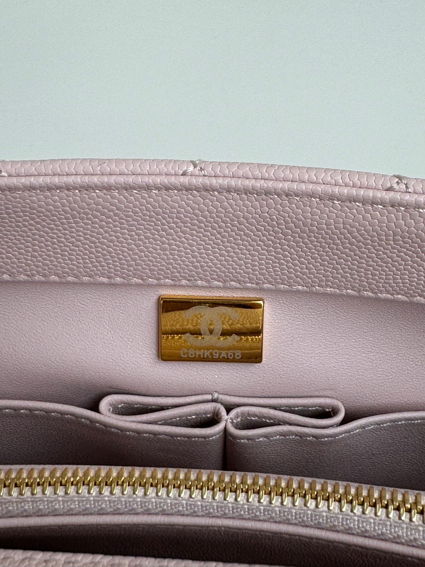 COCO HANDLE MEDIUM 29CM PASTEL PINK QUILTED CAVIAR LEATHER GOLD HARDWARE