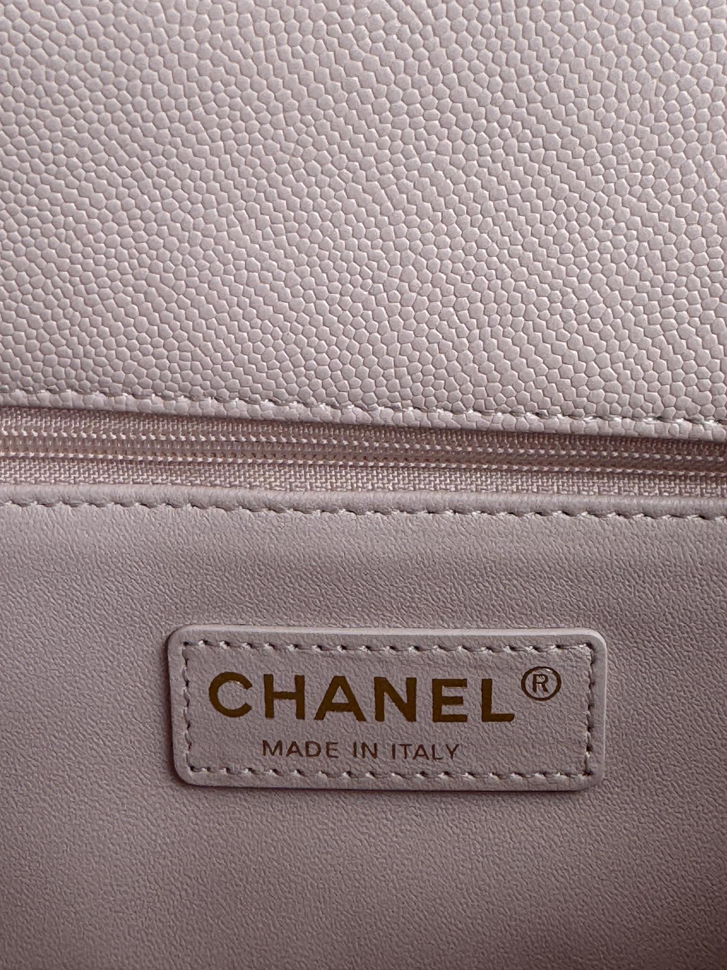 COCO HANDLE MEDIUM 29CM PASTEL PINK QUILTED CAVIAR LEATHER GOLD HARDWARE
