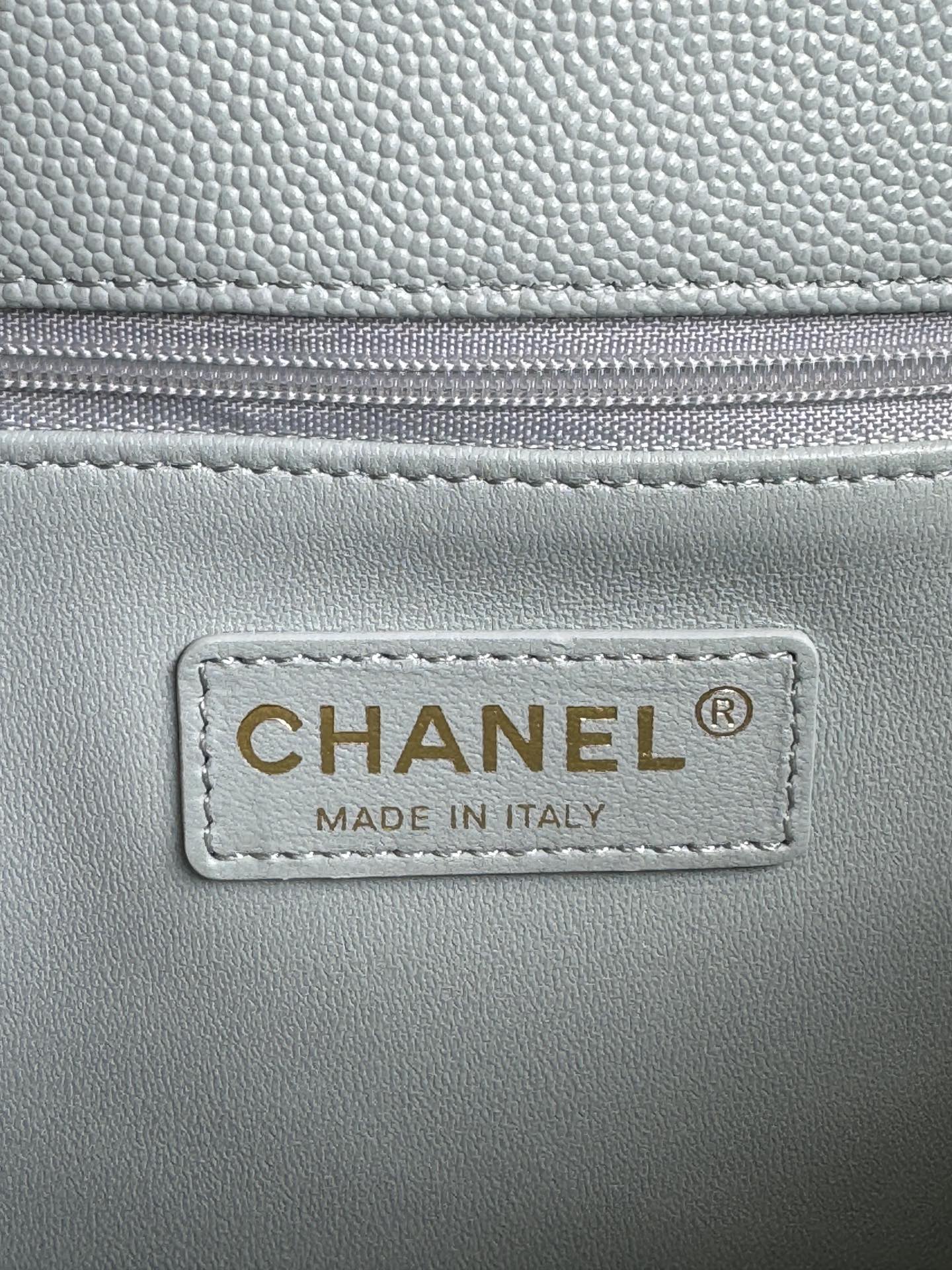 COCO HANDLE MEDIUM 29CM SKY BLUE QUILTED CAVIAR LEATHER GOLD HARDWARE