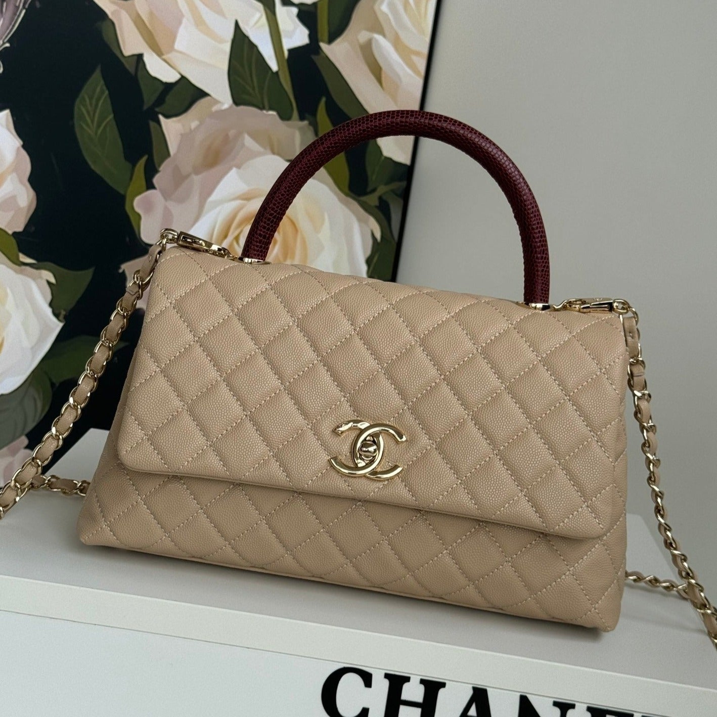 COCO HANDLE MEDIUM 29CM BEIGE RED QUILTED CAVIAR LEATHER GOLD HARDWARE