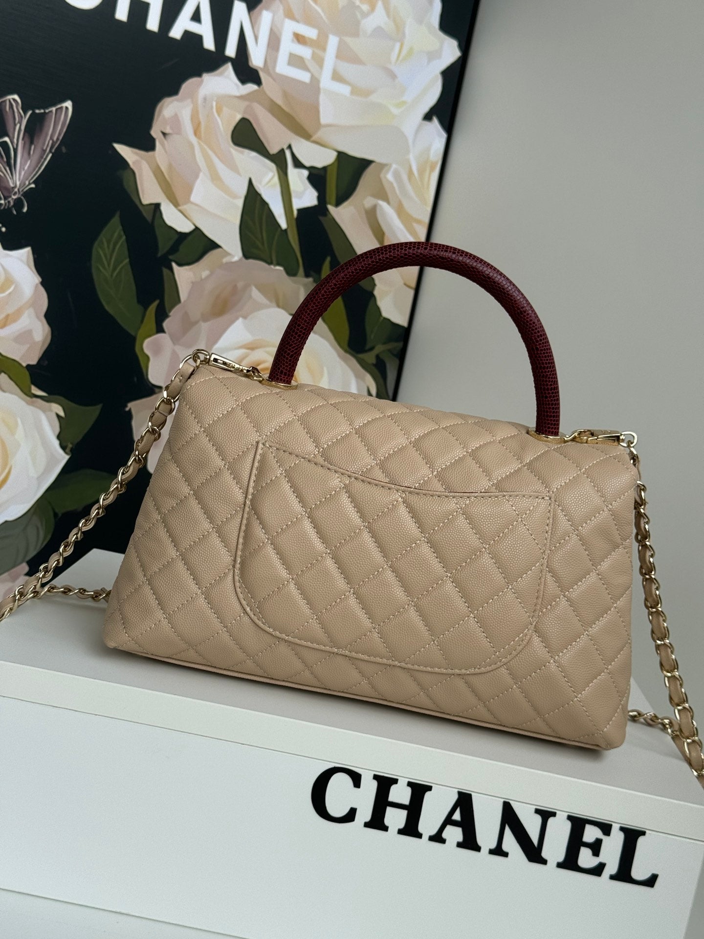 COCO HANDLE MEDIUM 29CM BEIGE RED QUILTED CAVIAR LEATHER GOLD HARDWARE