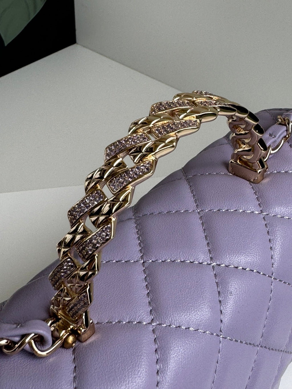 MINI SAC À RABAT 24C 20 CM AVEC POIGNÉE SUPÉRIEURE EN CUIR D'AGNEAU VIOLET