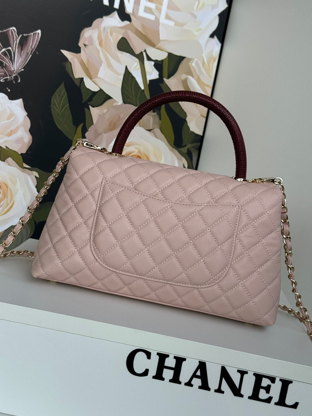 POIGNÉE COCO MOYENNE 29 CM ROSE PASTEL ROUGE CUIR CAVIAR MATELASSÉ QUINCAILLERIE DORÉ