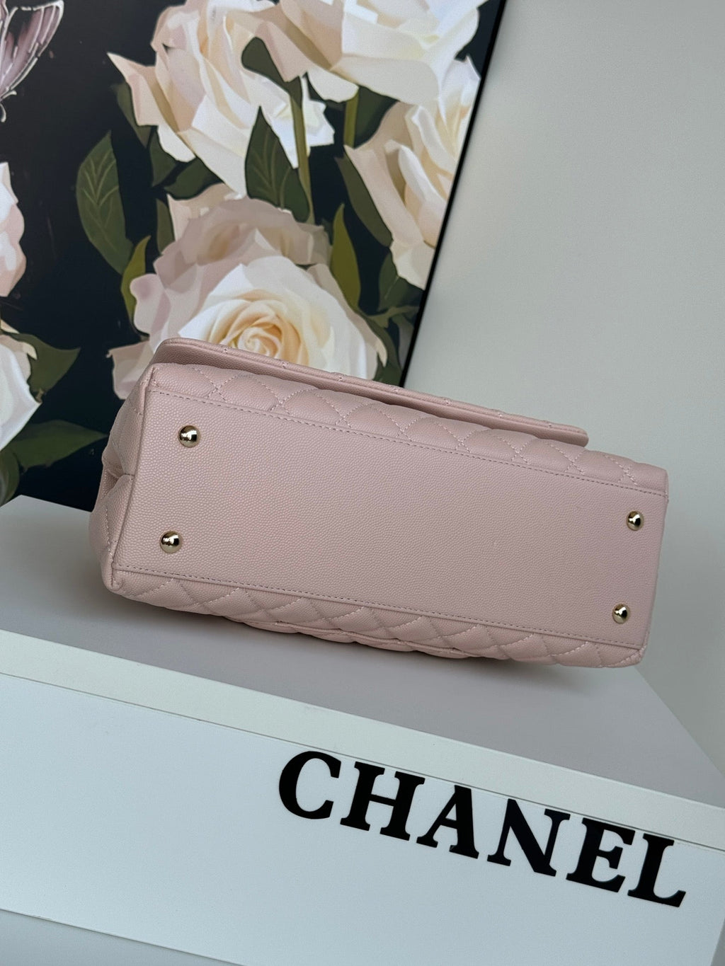 POIGNÉE COCO MOYENNE 29 CM ROSE PASTEL ROUGE CUIR CAVIAR MATELASSÉ QUINCAILLERIE DORÉ