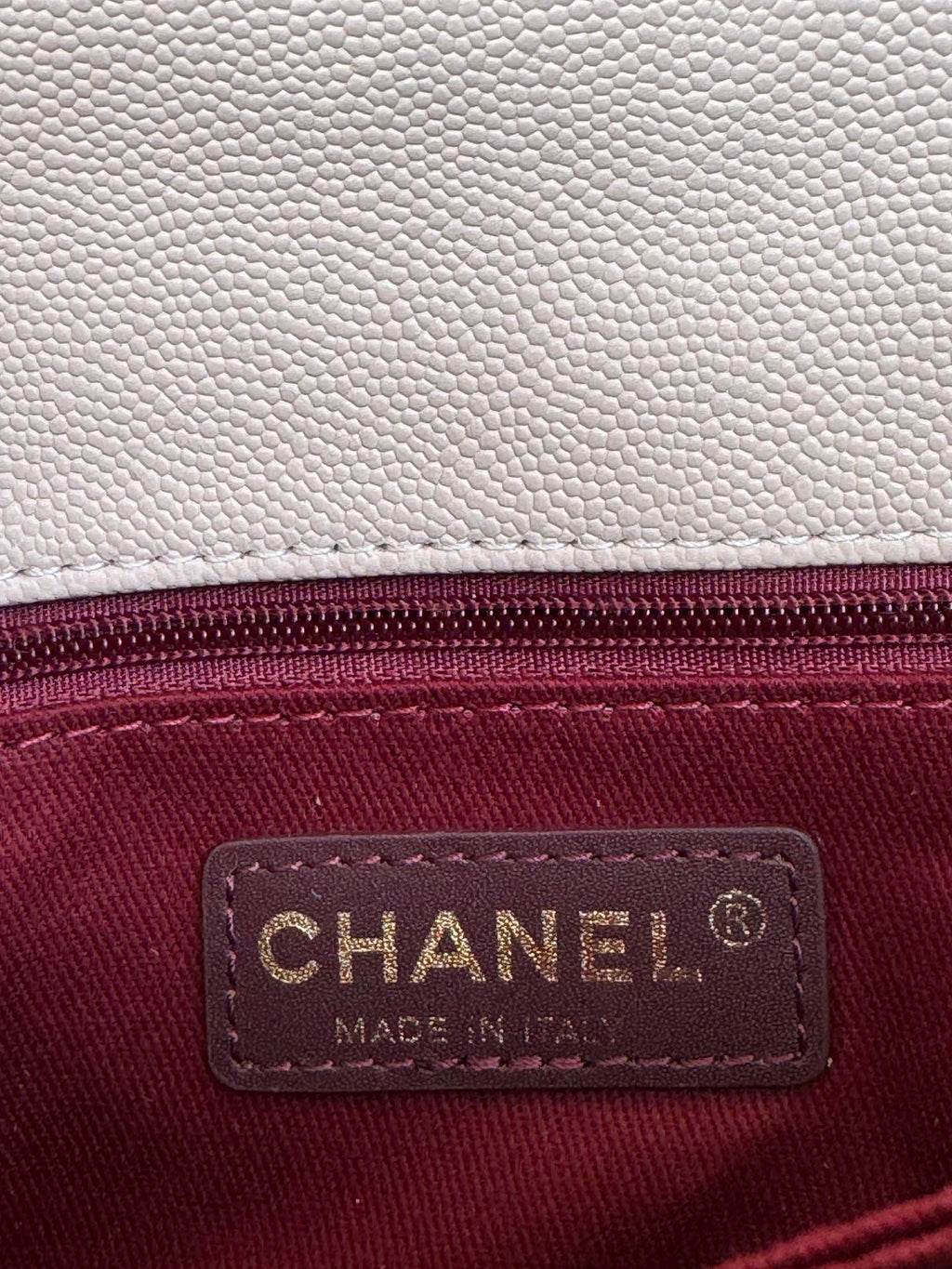 SAC À RABAT AVEC POIGNÉE EN COCO 24 CM EN CUIR CAVIAR MATELASSÉ ROSE PASTEL