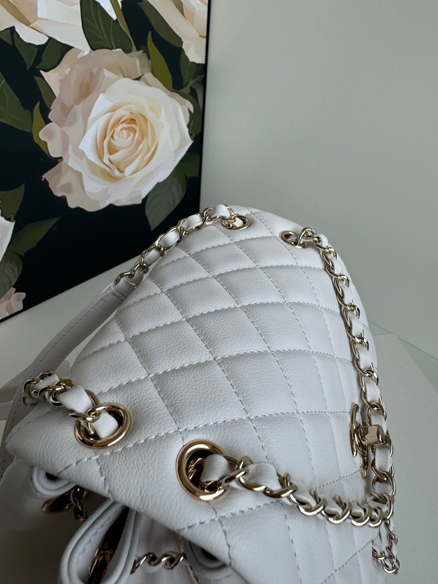 SAC À DOS DUMA 22CM EN CUIR D'AGNEAU BLANC QUINCAILLERIE OR CLAIR