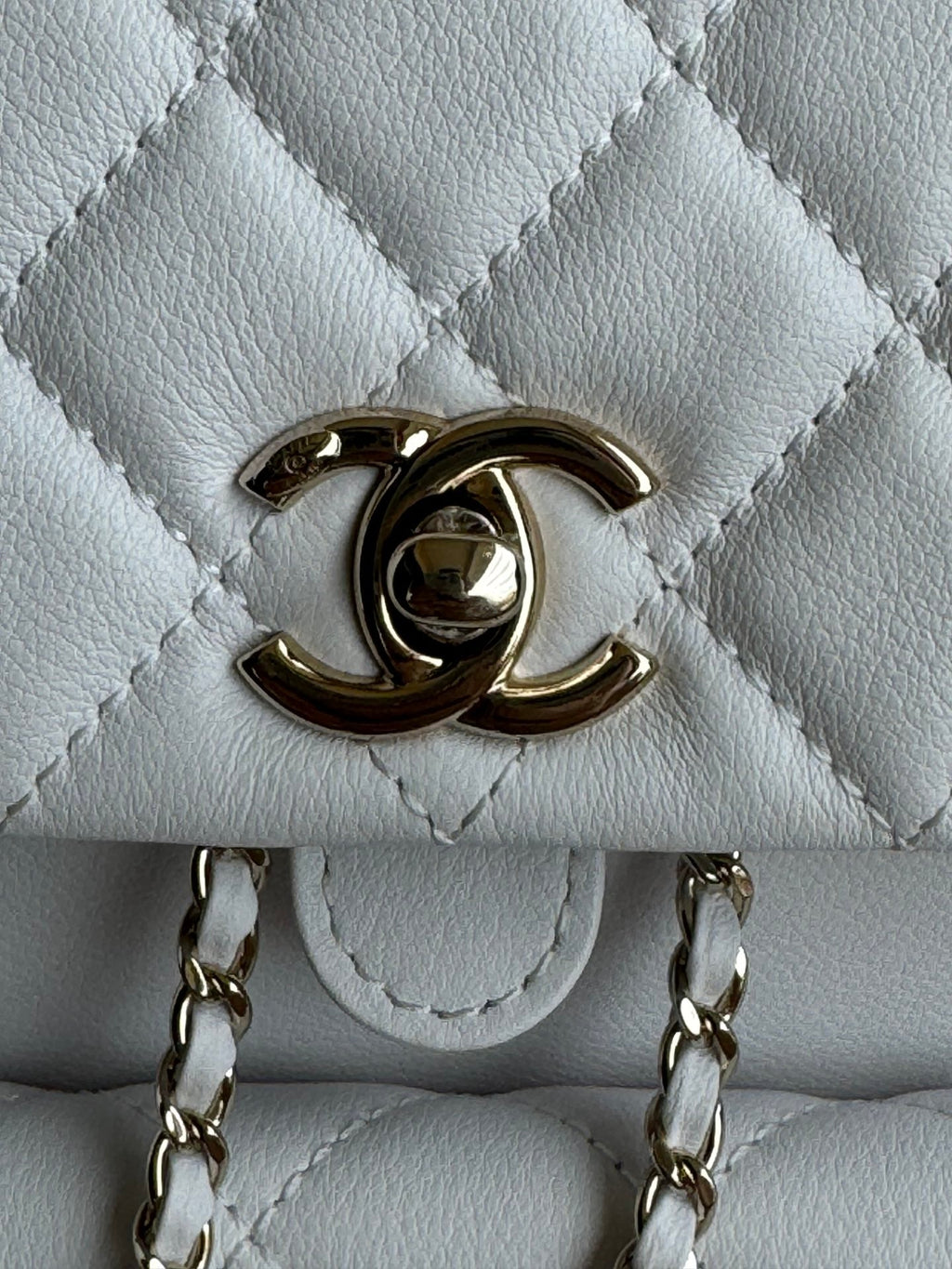 DUMA BACKPACK 22CM WHITE LAMBSKIN LIGHT GOLD HARDWARE