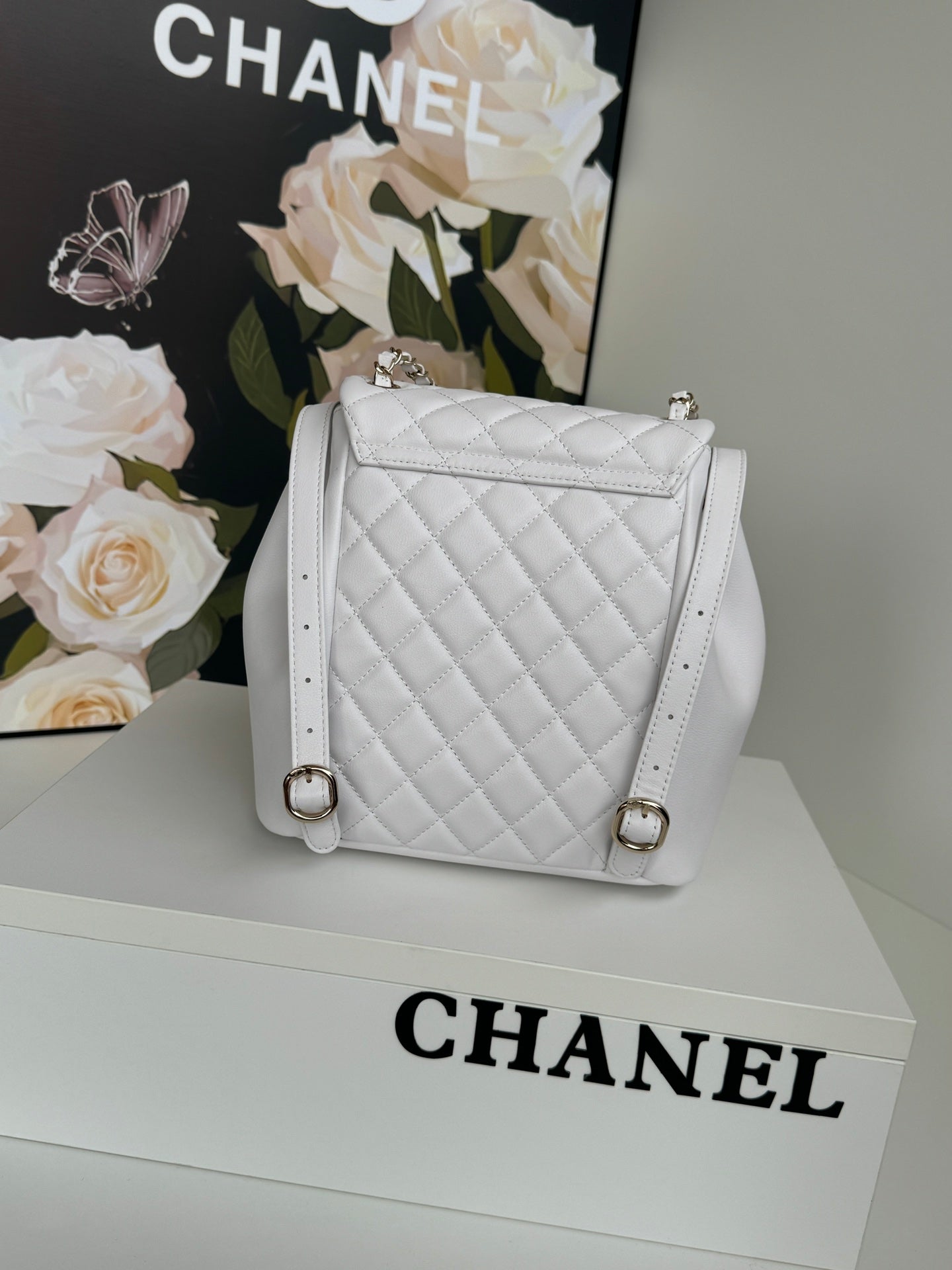 DUMA BACKPACK 22CM WHITE LAMBSKIN LIGHT GOLD HARDWARE