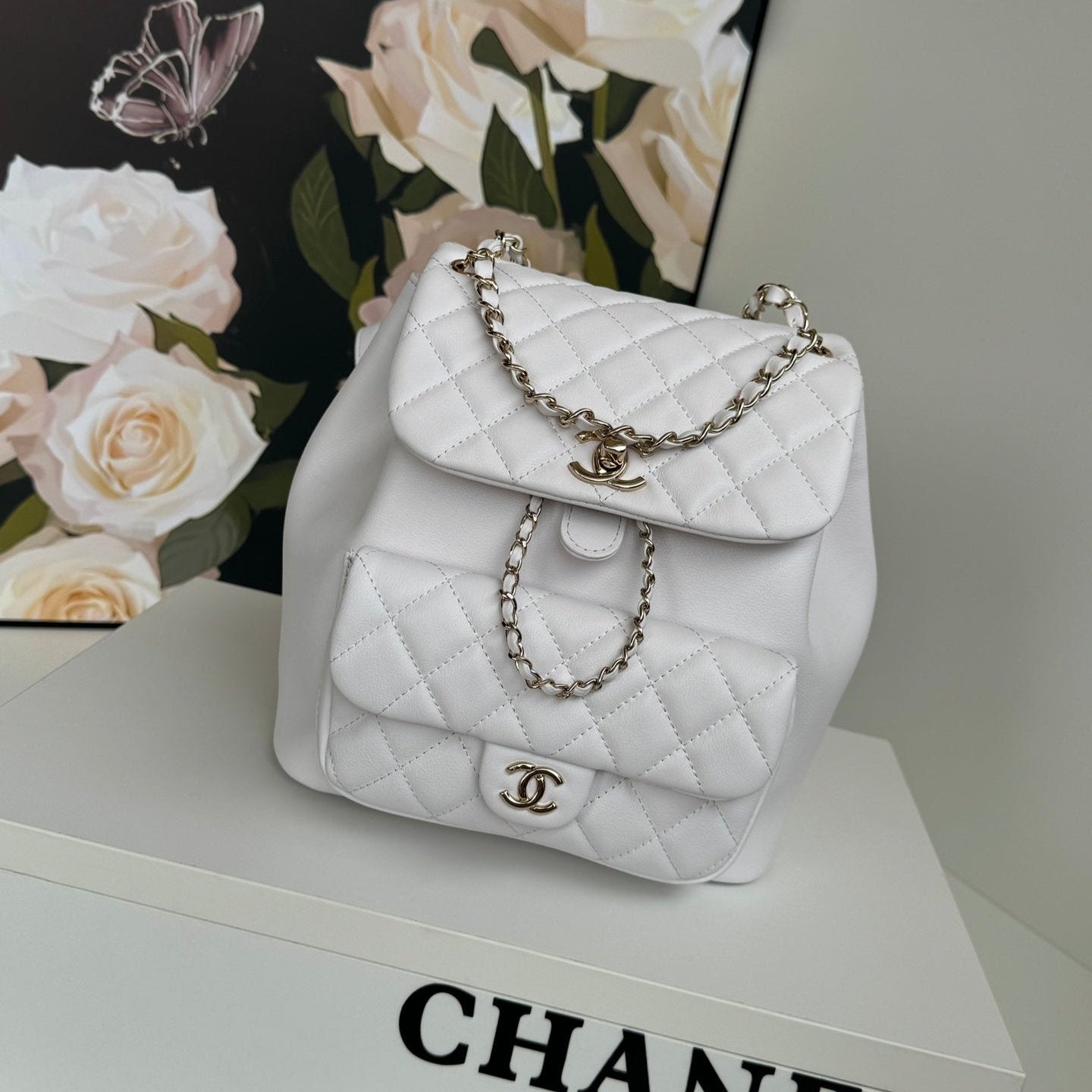 SAC À DOS DUMA 22CM EN CUIR D'AGNEAU BLANC QUINCAILLERIE OR CLAIR