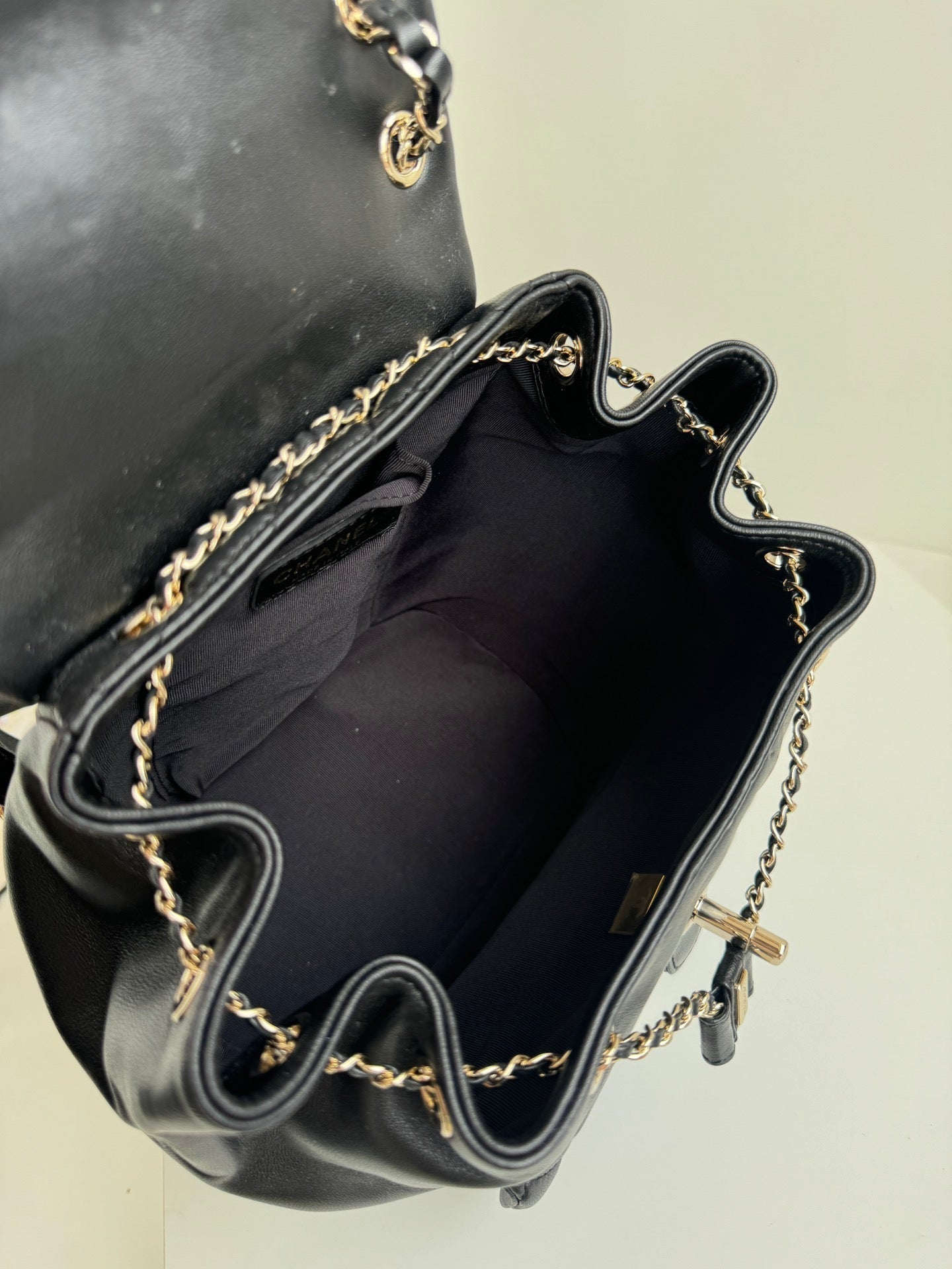 DUMA BACKPACK 22CM BLACK LAMBSKIN LIGHT GOLD HARDWARE