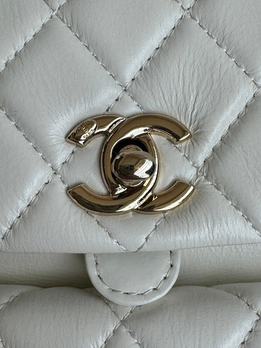 DUMA BACKPACK 18CM WHITE LAMBSKIN LIGHT GOLD HARDWARE
