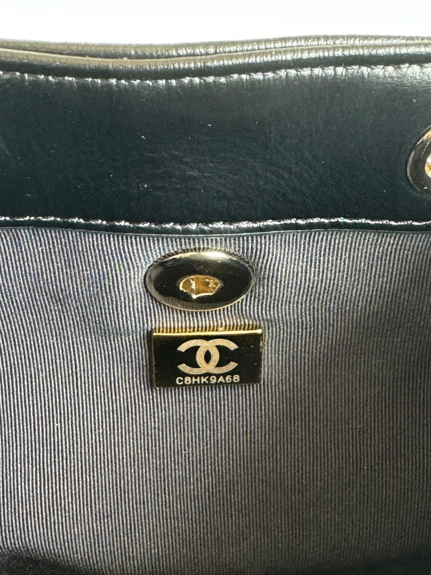SAC À DOS DUMA 18CM EN CUIR D'AGNEAU NOIR QUINCAILLERIE OR CLAIR