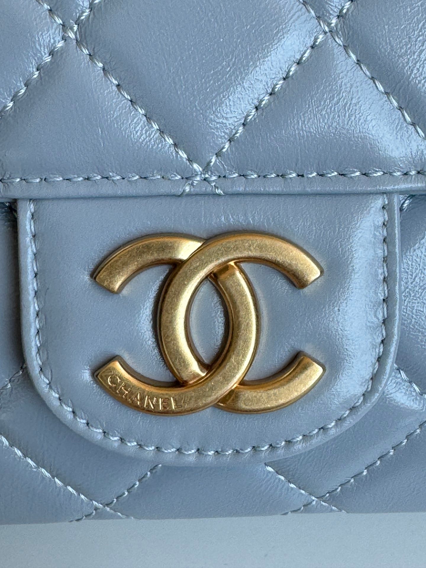 CC 23C SMALL HOBO BAG 21.5 CLOUD BLUE LAMBSKIN GOLD HARDWARE
