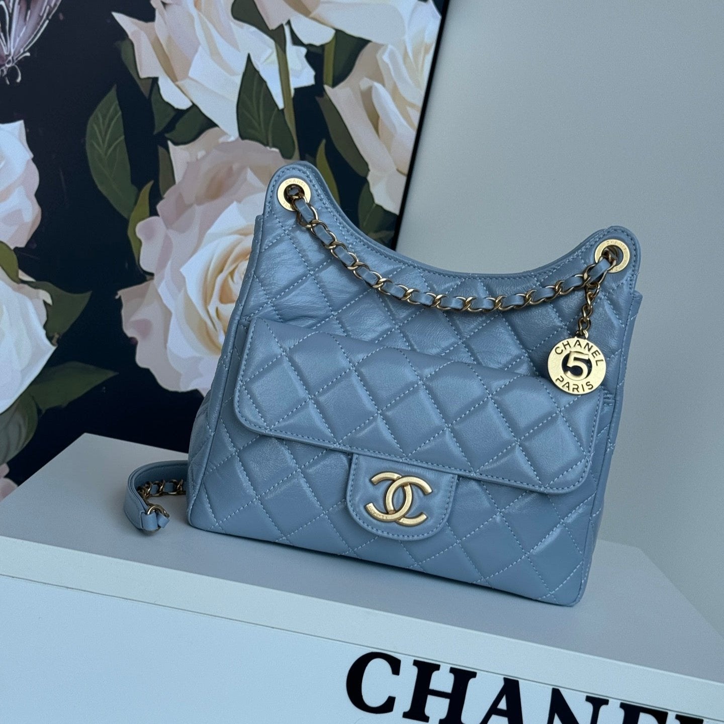 CC 23C SMALL HOBO BAG 21.5 CLOUD BLUE LAMBSKIN GOLD HARDWARE