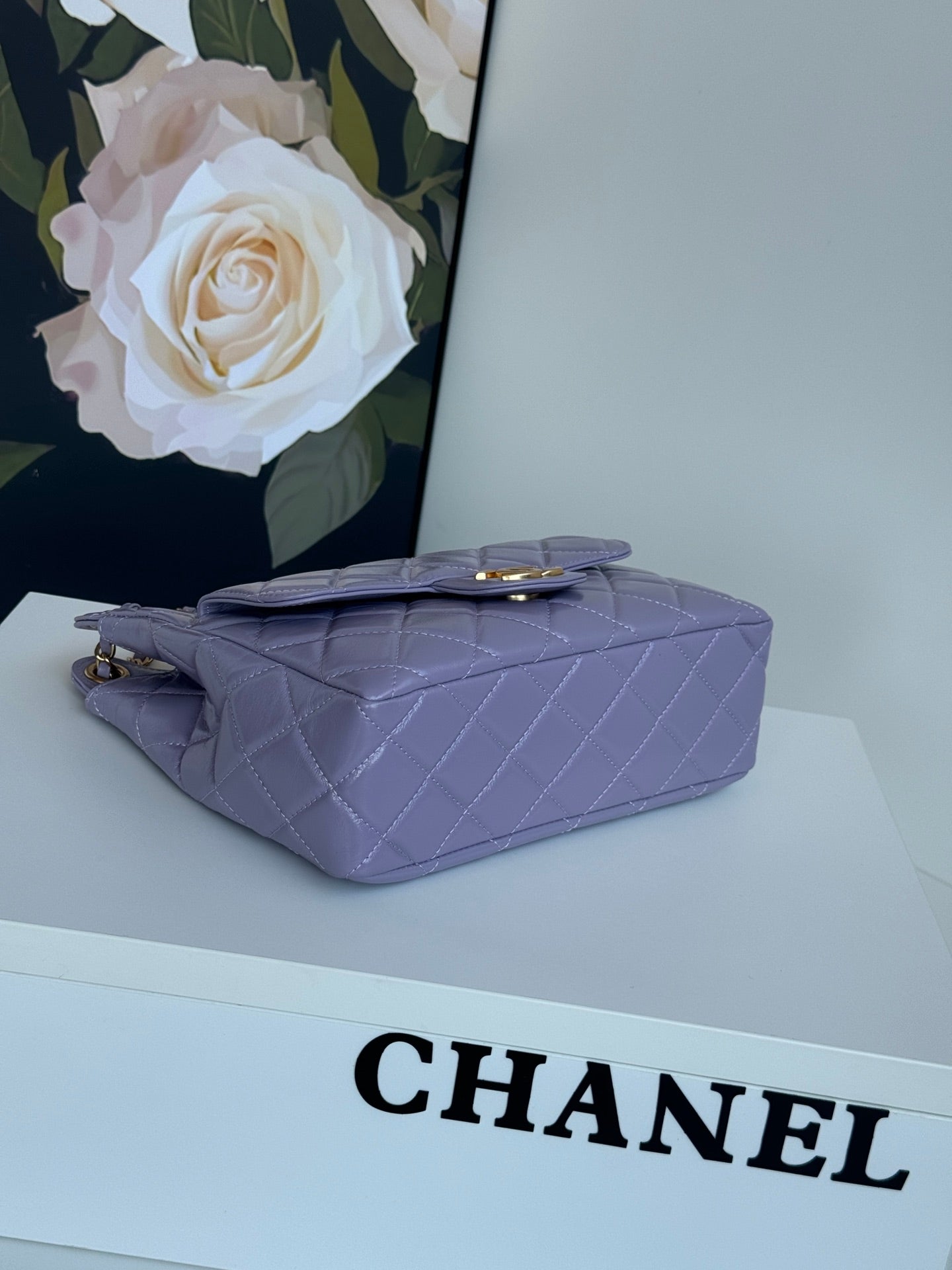 CC 23C PETIT SAC HOBO 21,5 CUIR D'AGNEAU VIOLET QUINCAILLERIE DORÉ