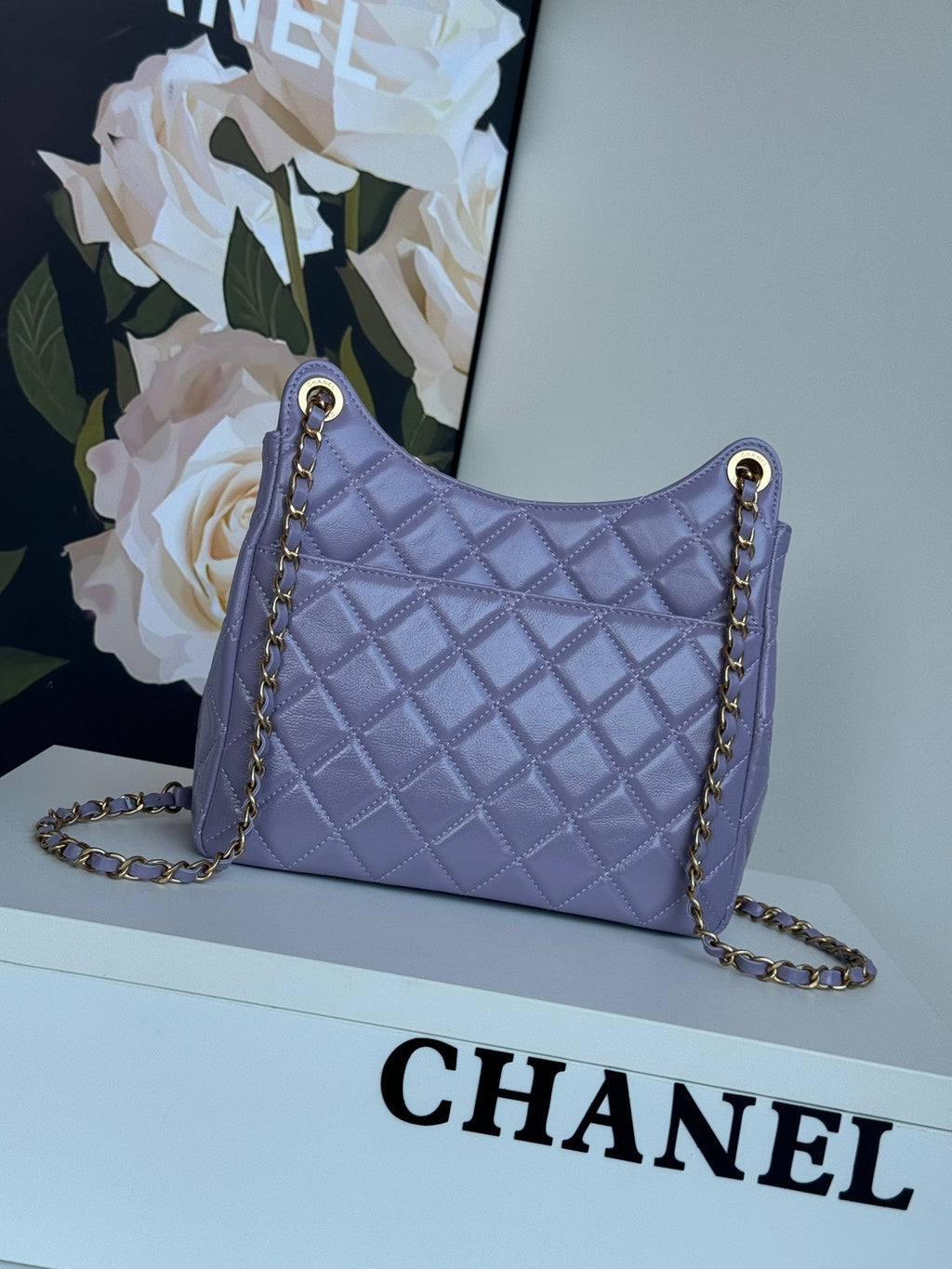 CC 23C PETIT SAC HOBO 21,5 CUIR D'AGNEAU VIOLET QUINCAILLERIE DORÉ