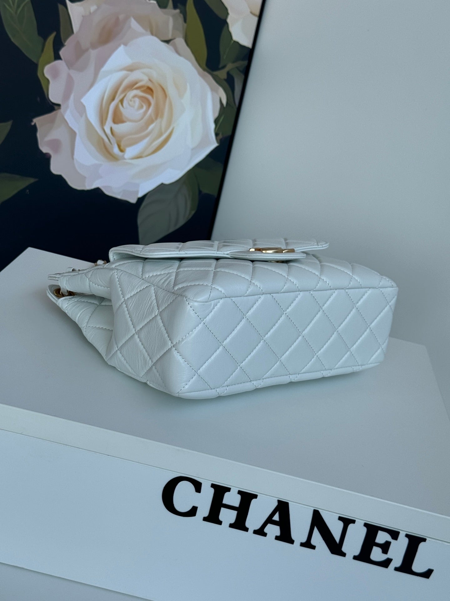CC 23C PETIT SAC HOBO 21,5 BLEU NUAGE CLAIR CUIR D'AGNEAU QUINCAILLERIE DORÉ