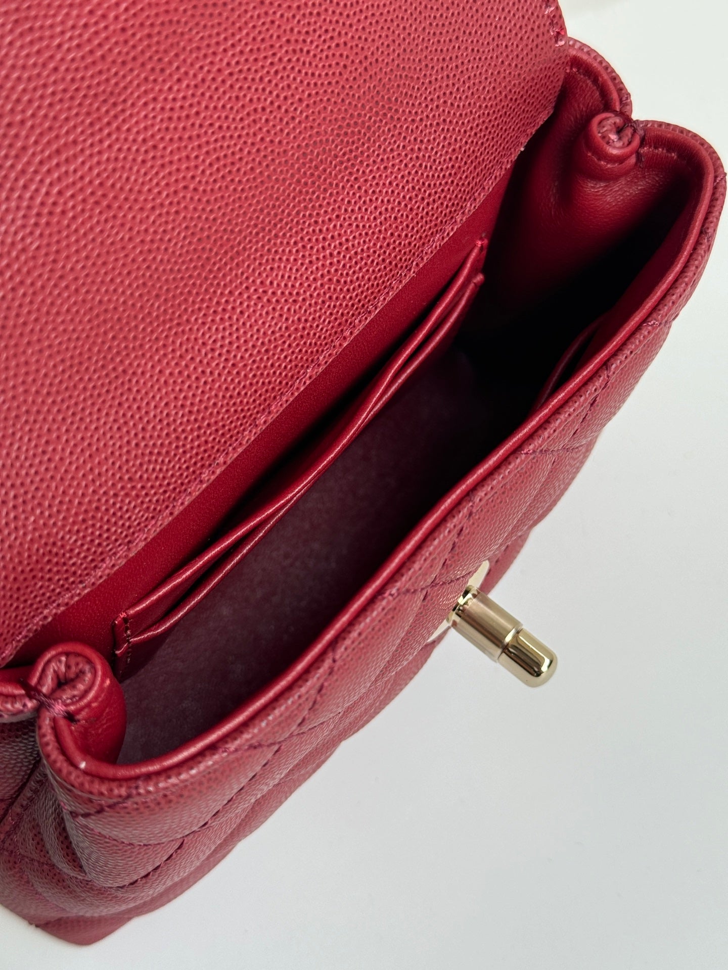 CC 24K COCO HANDLE NANO 14,5 CM CUIR DE VEAU GRAINÉ BORDEAUX QUINCAILLERIE DORÉ 