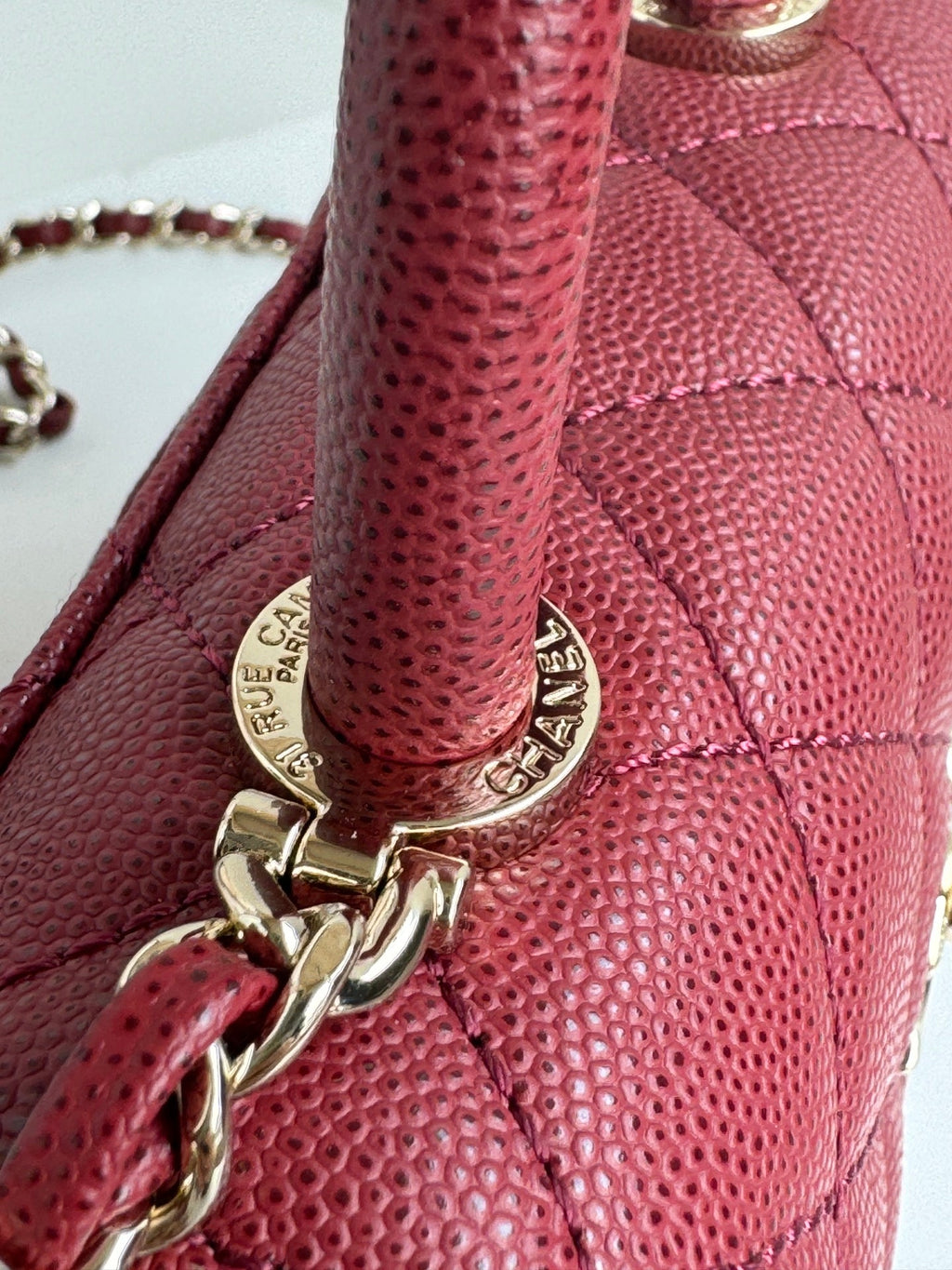 CC 24K COCO HANDLE NANO 14,5 CM CUIR DE VEAU GRAINÉ BORDEAUX QUINCAILLERIE DORÉ 