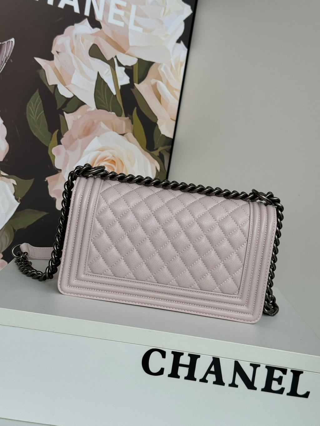 SAC BOY MOYEN 25 EN CUIR DE VEAU ROSE NUDE