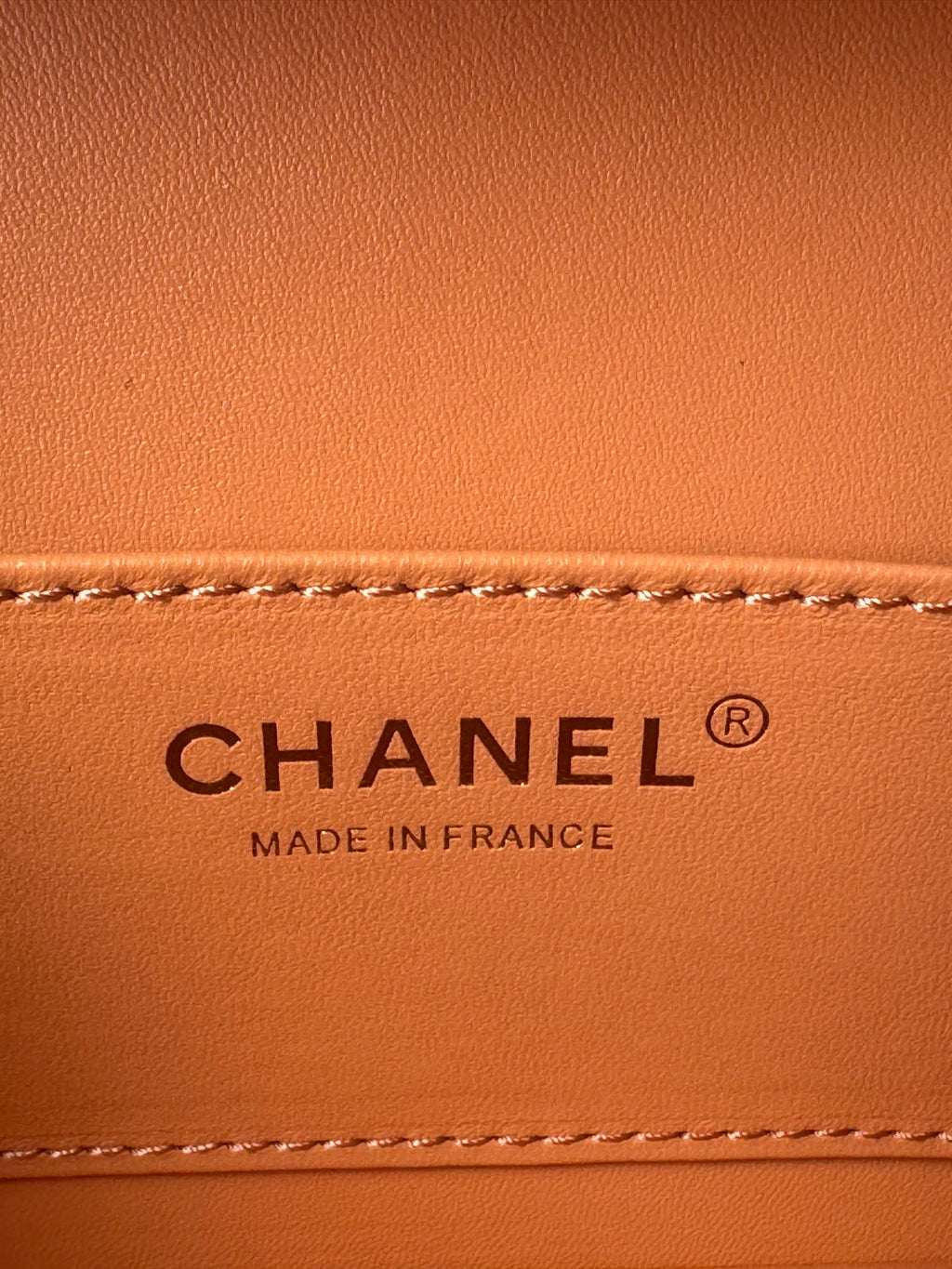 PETIT SAC BOÎTE 18 PO EN CUIR D'AGNEAU CAROTTE QUINCAILLERIE DORÉ