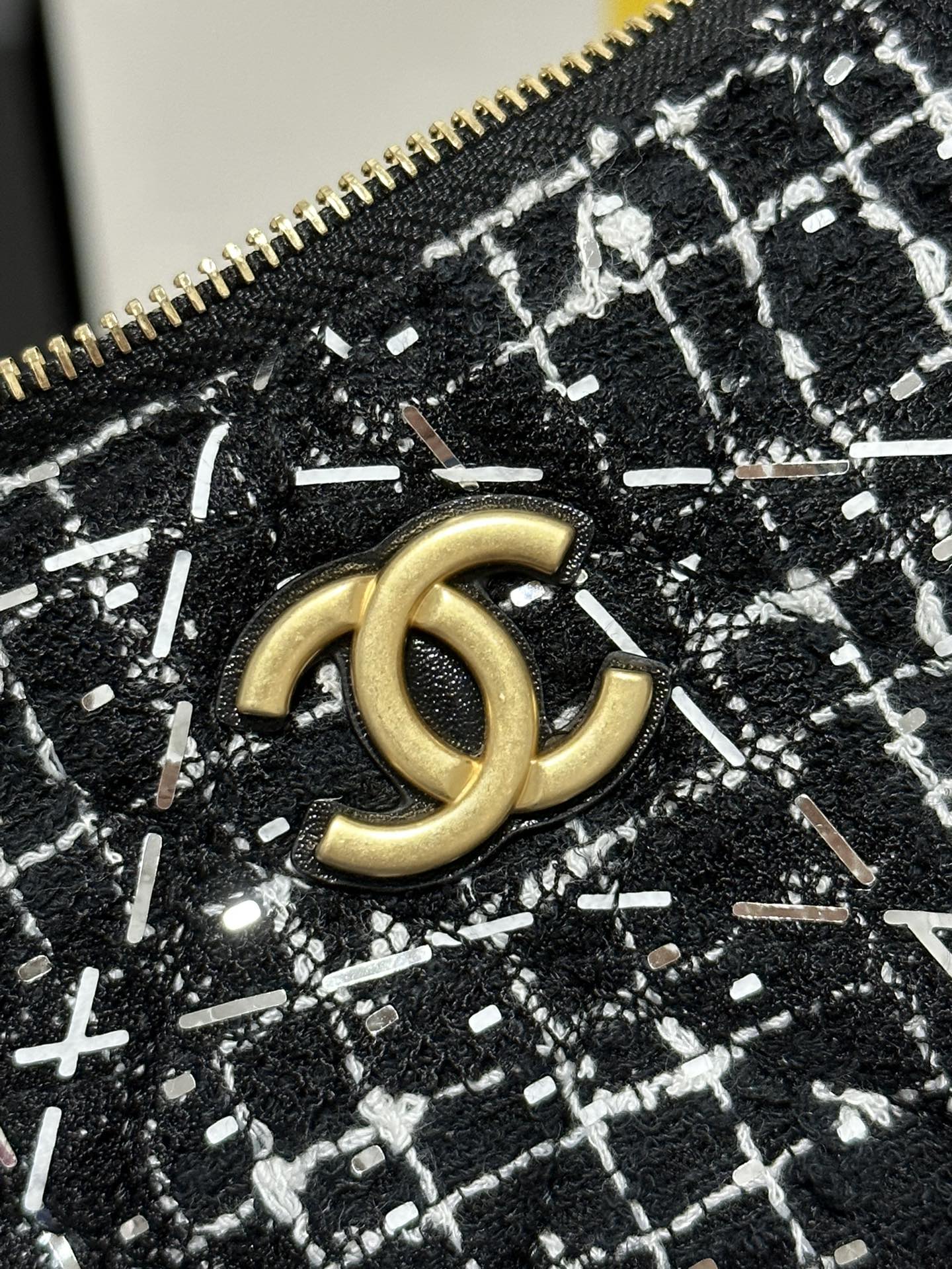 SAC HOBO 23 EN TWEED BLANC ET NOIR, QUINCAILLERIE OR 