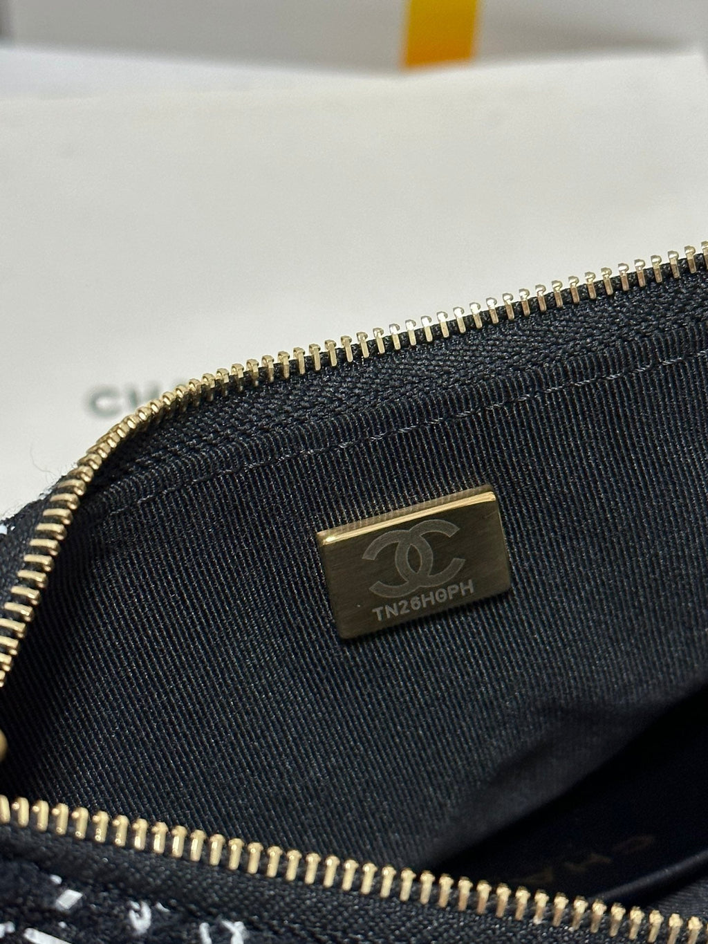 SAC HOBO 23 EN TWEED BLANC ET NOIR, QUINCAILLERIE OR 