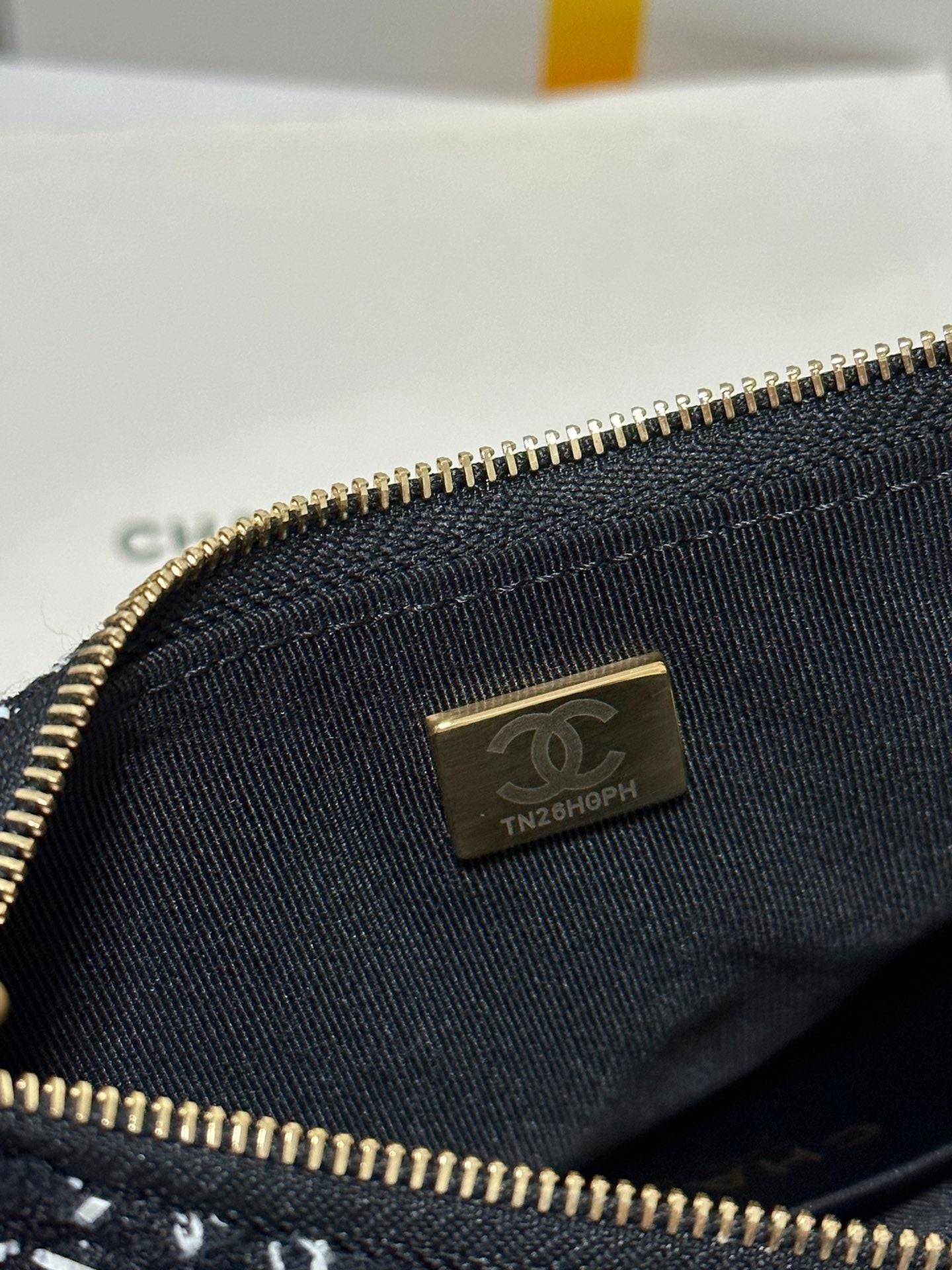 SAC HOBO 23 EN TWEED BLANC ET NOIR, QUINCAILLERIE OR 