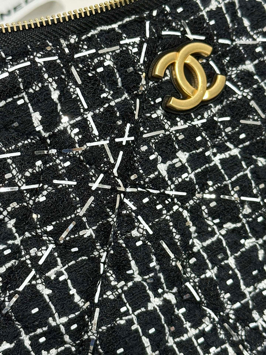 SAC HOBO 23 EN TWEED BLANC ET NOIR, QUINCAILLERIE OR 
