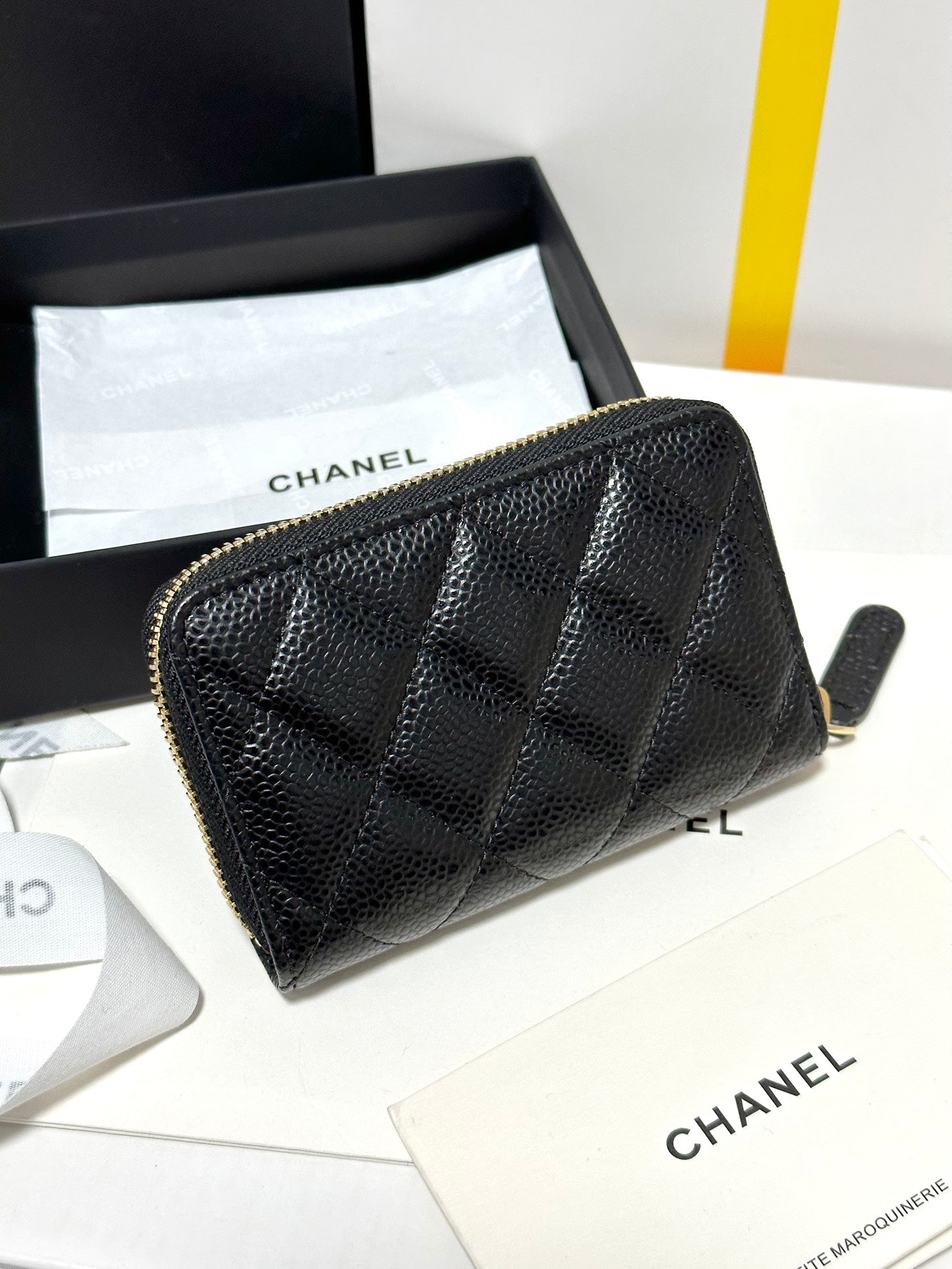 CC CLASSIC ZIPPED COIN PURSE BLACK QUILTED CAVIAR GOLD BUCKLE 243691