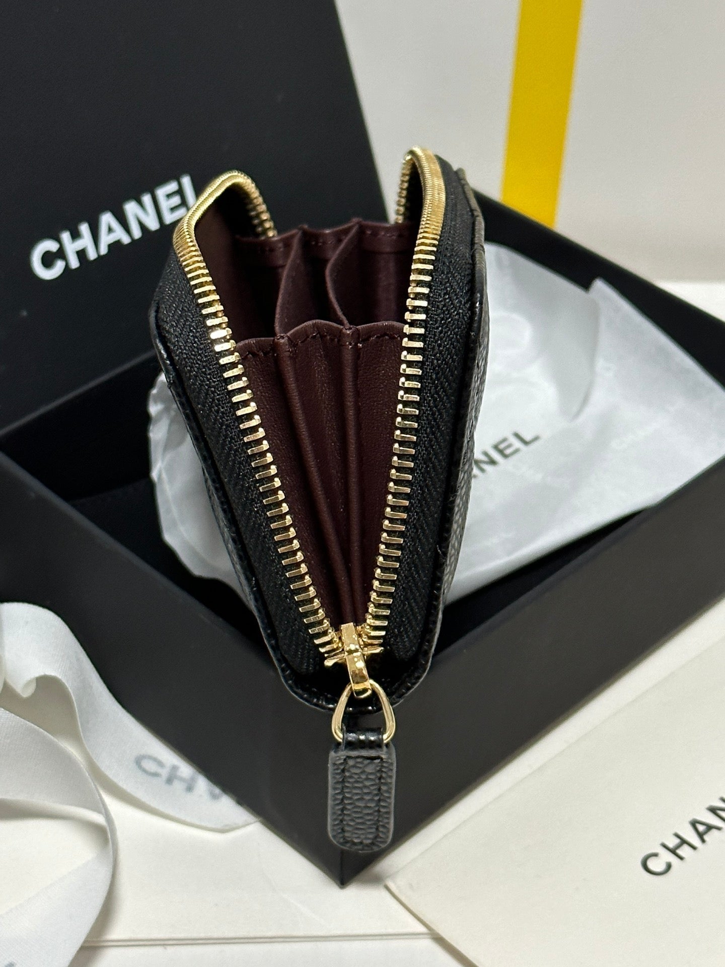 CC CLASSIC ZIPPED COIN PURSE BLACK QUILTED CAVIAR GOLD BUCKLE 243691