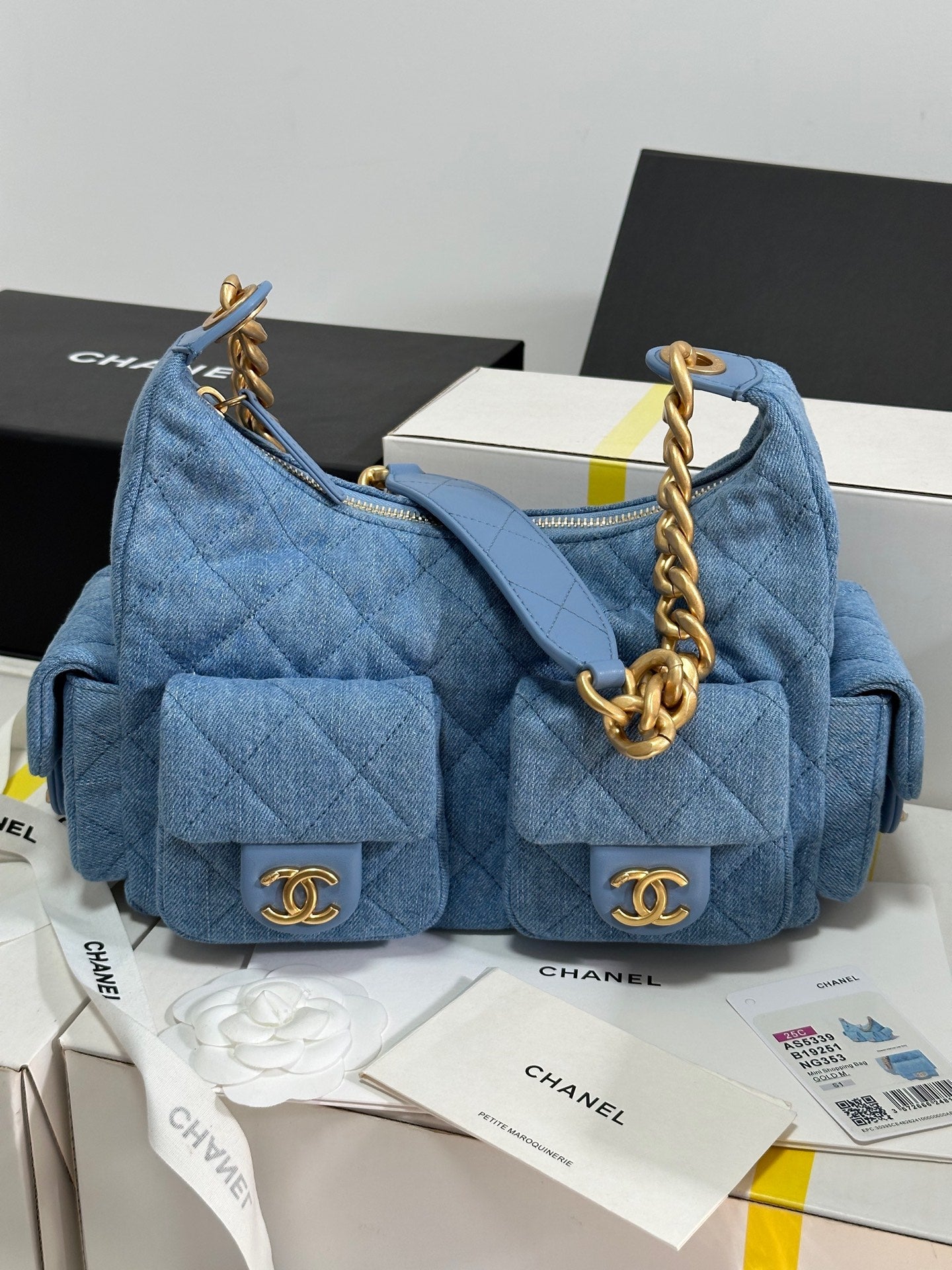CC 25C HOBO 31CM BLEU BÉBÉ EN DENIM QUINCAILLERIE OR 243565