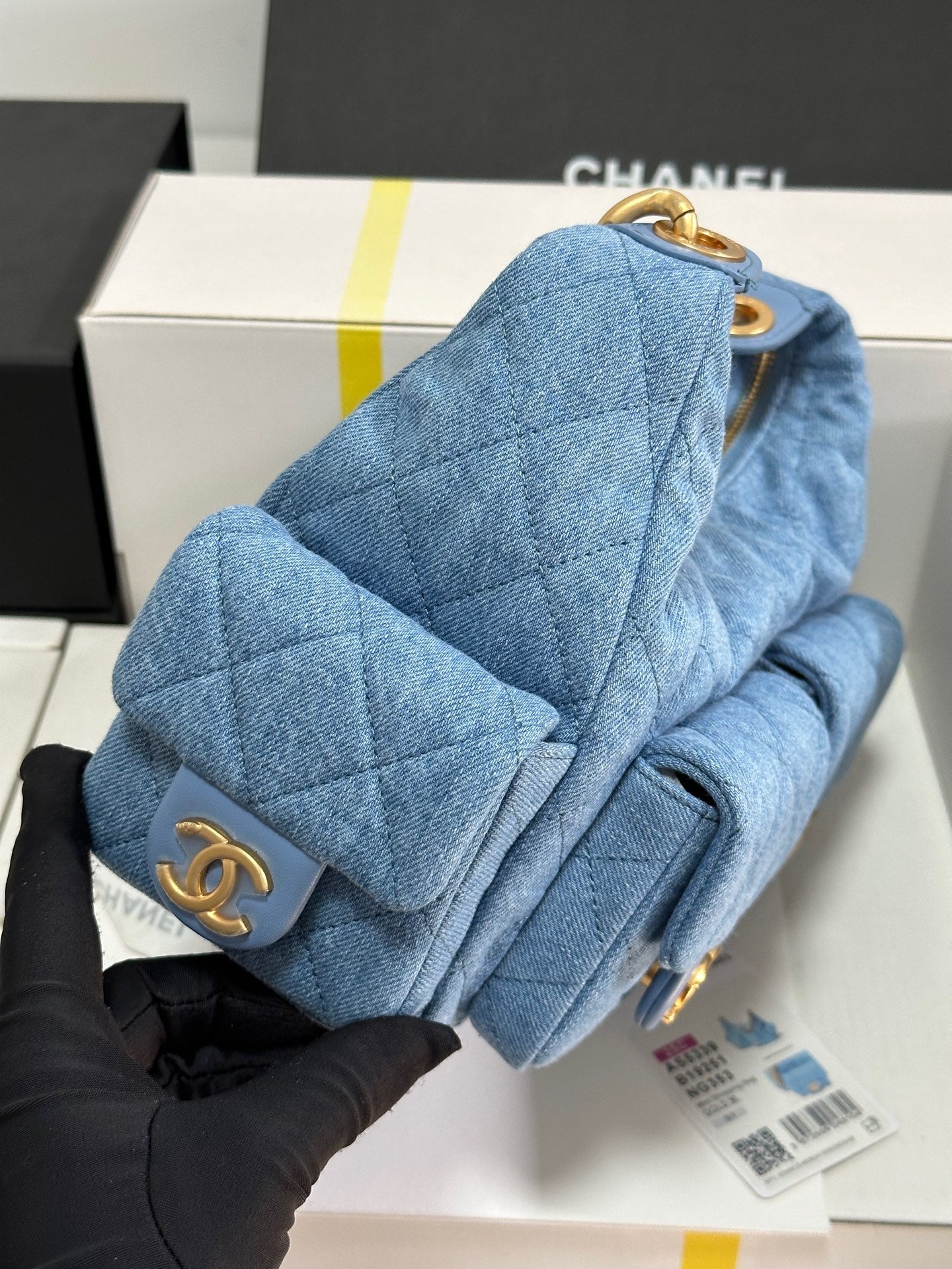 CC 25C HOBO 31CM BLEU BÉBÉ EN DENIM QUINCAILLERIE OR 243565