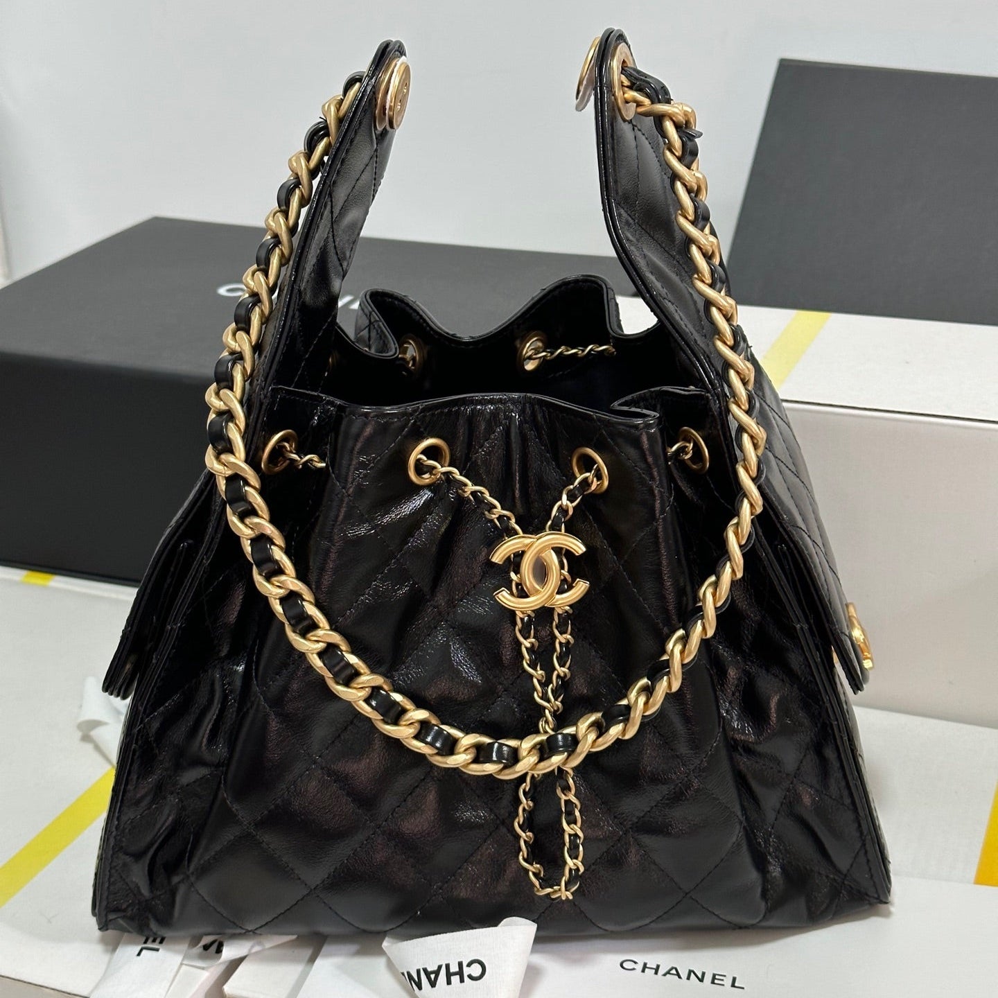 SAC HOBO CC 25C 30CM EN CUIR D'AGNEAU NOIR