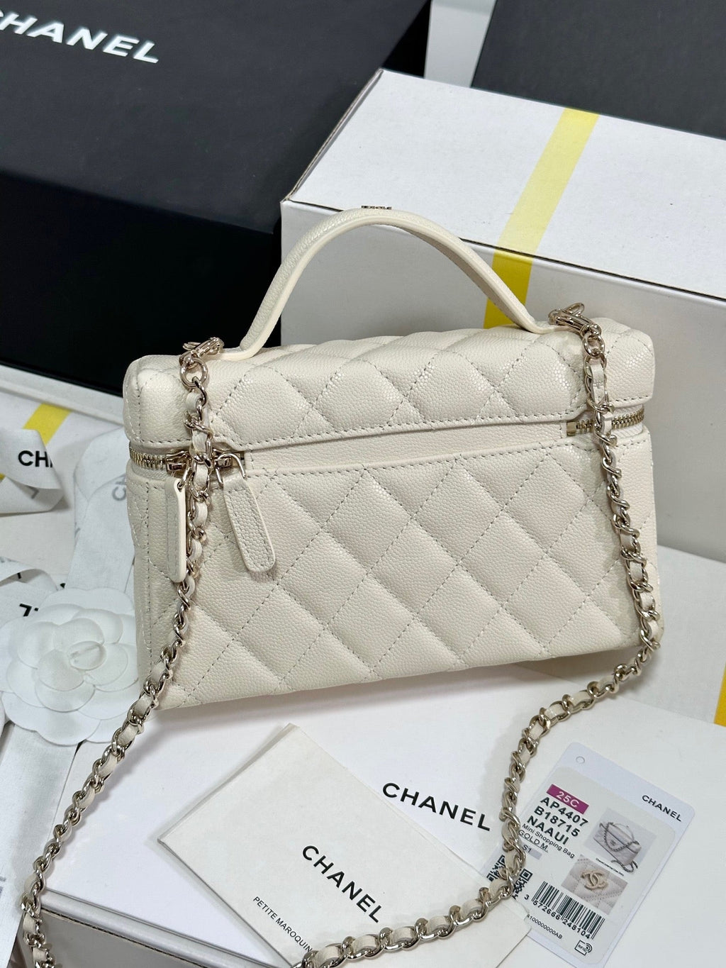 CC 25C VANITY CASE IVORY WHITE CALF LEATHER SILVER HARDWARE 243660