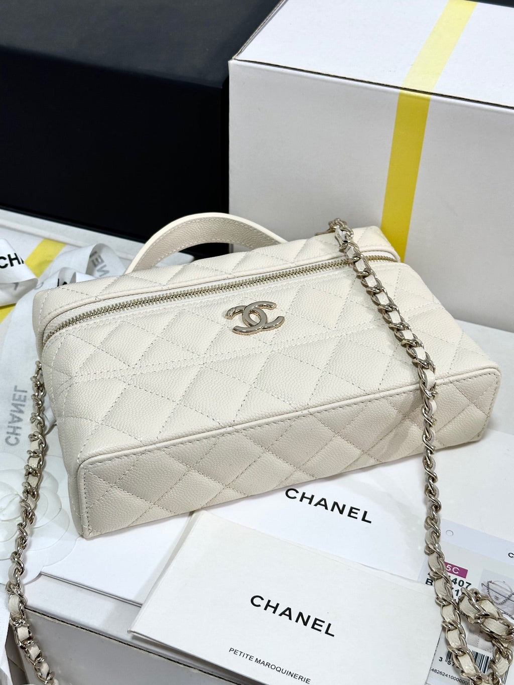 CC 25C VANITY CASE IVORY WHITE CALF LEATHER SILVER HARDWARE 243660