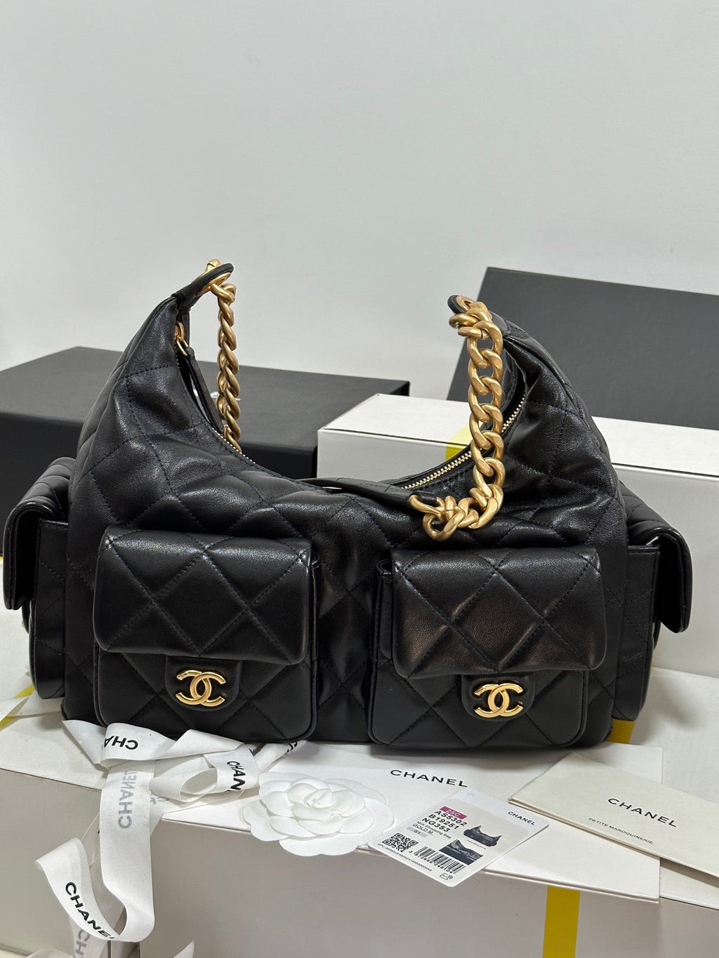 CC 25C HOBO 35CM CUIR D'AGNEAU NOIR QUINCAILLERIE DORÉ 243536