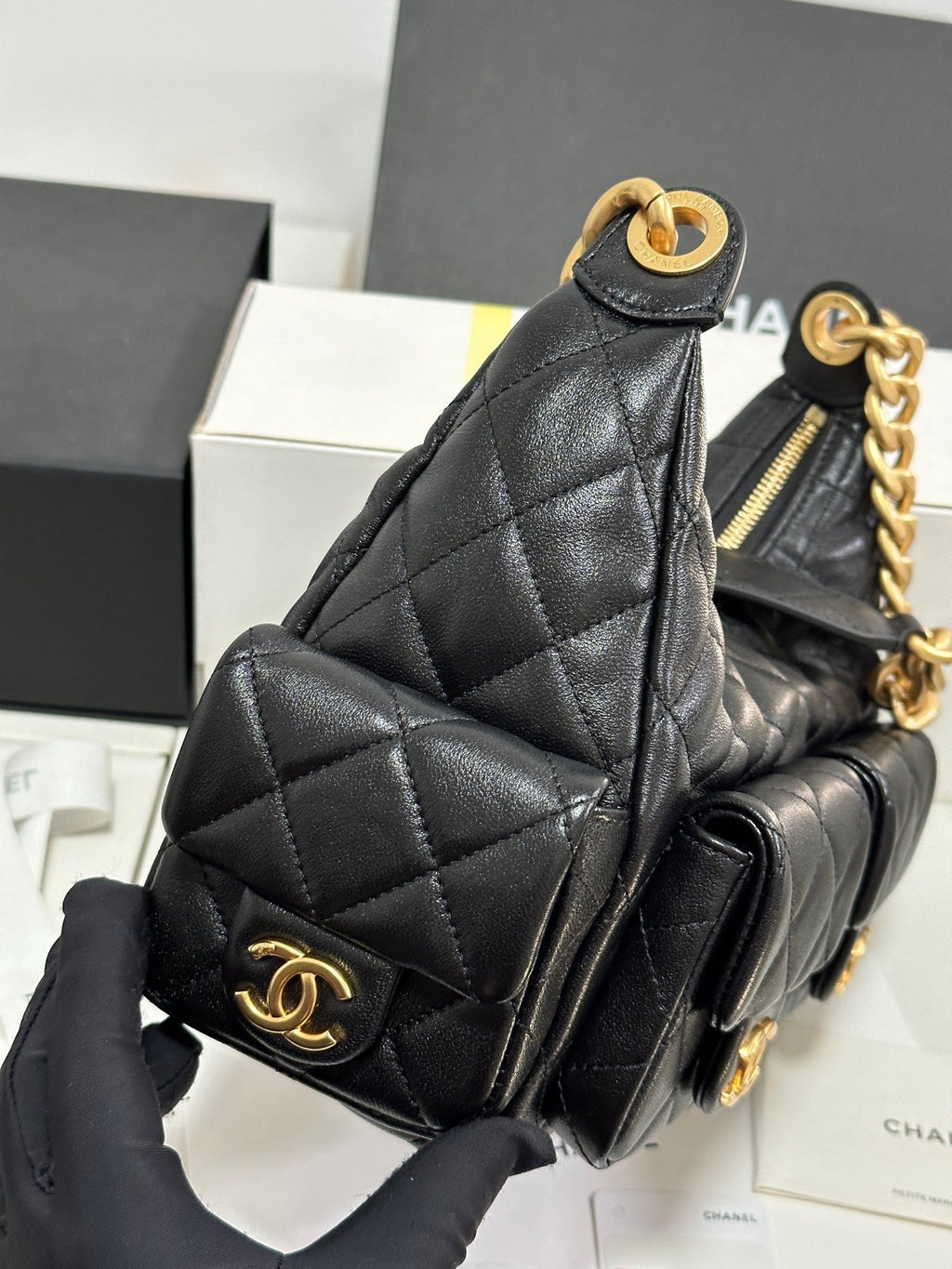 CC 25C HOBO 31CM BLACK LAMBSKIN GOLD HARDWARE 243540
