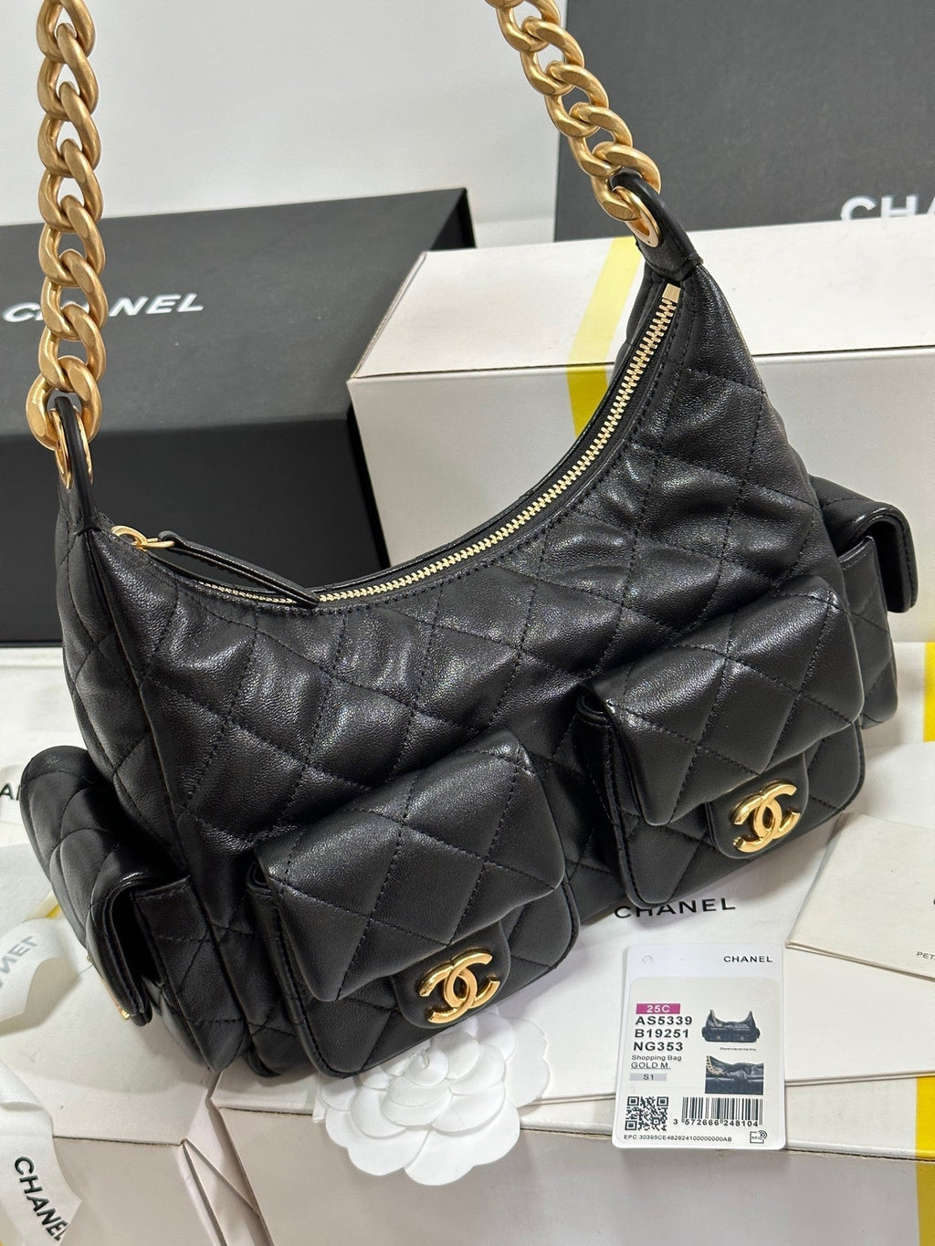 CC 25C HOBO 31CM BLACK LAMBSKIN GOLD HARDWARE 243540