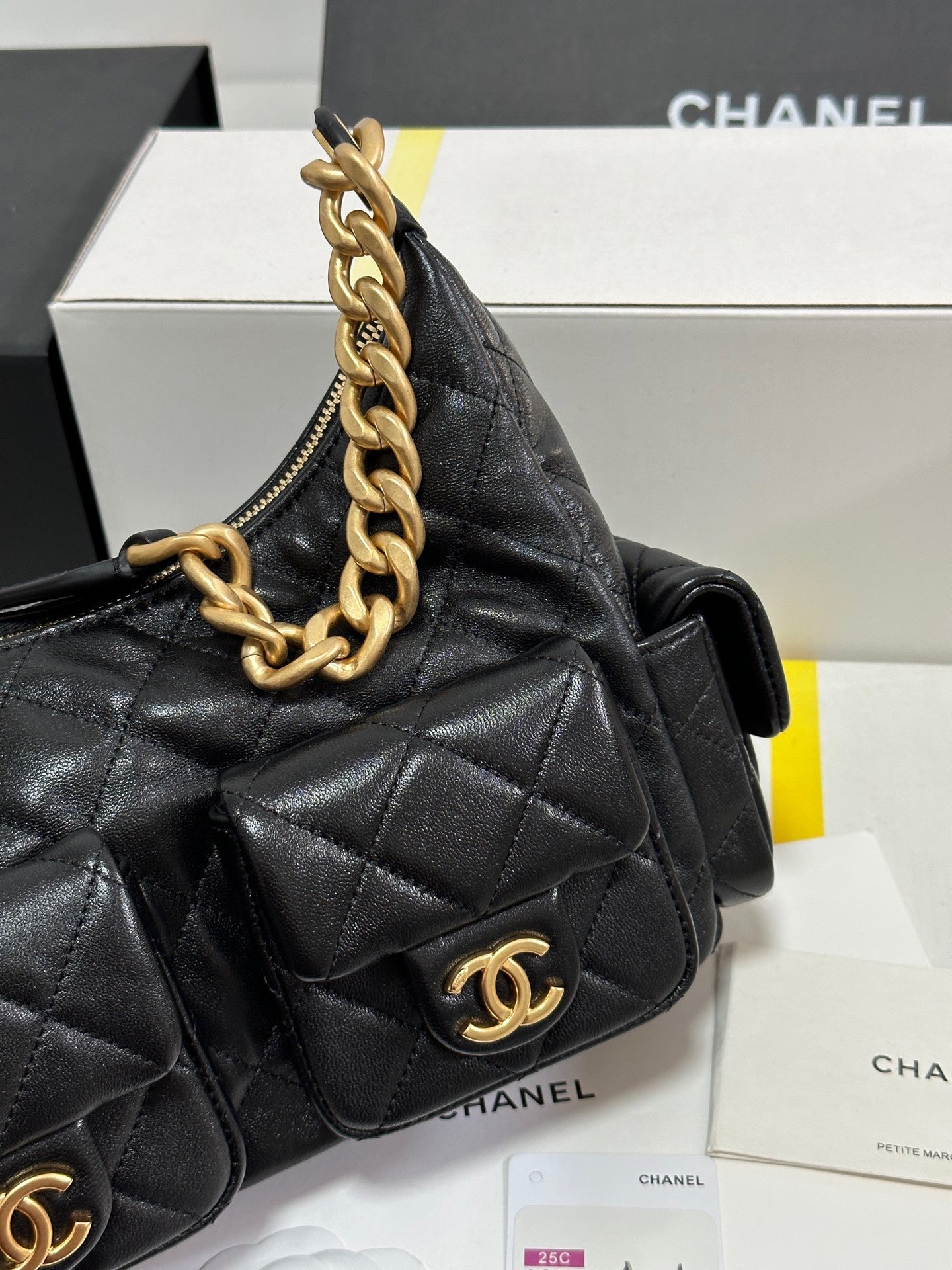 CC 25C HOBO 31CM BLACK LAMBSKIN GOLD HARDWARE 243540