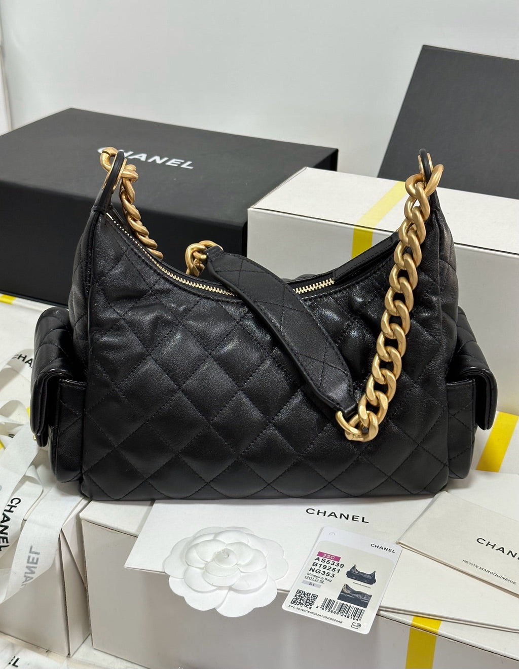 CC 25C HOBO 31CM BLACK LAMBSKIN GOLD HARDWARE 243540