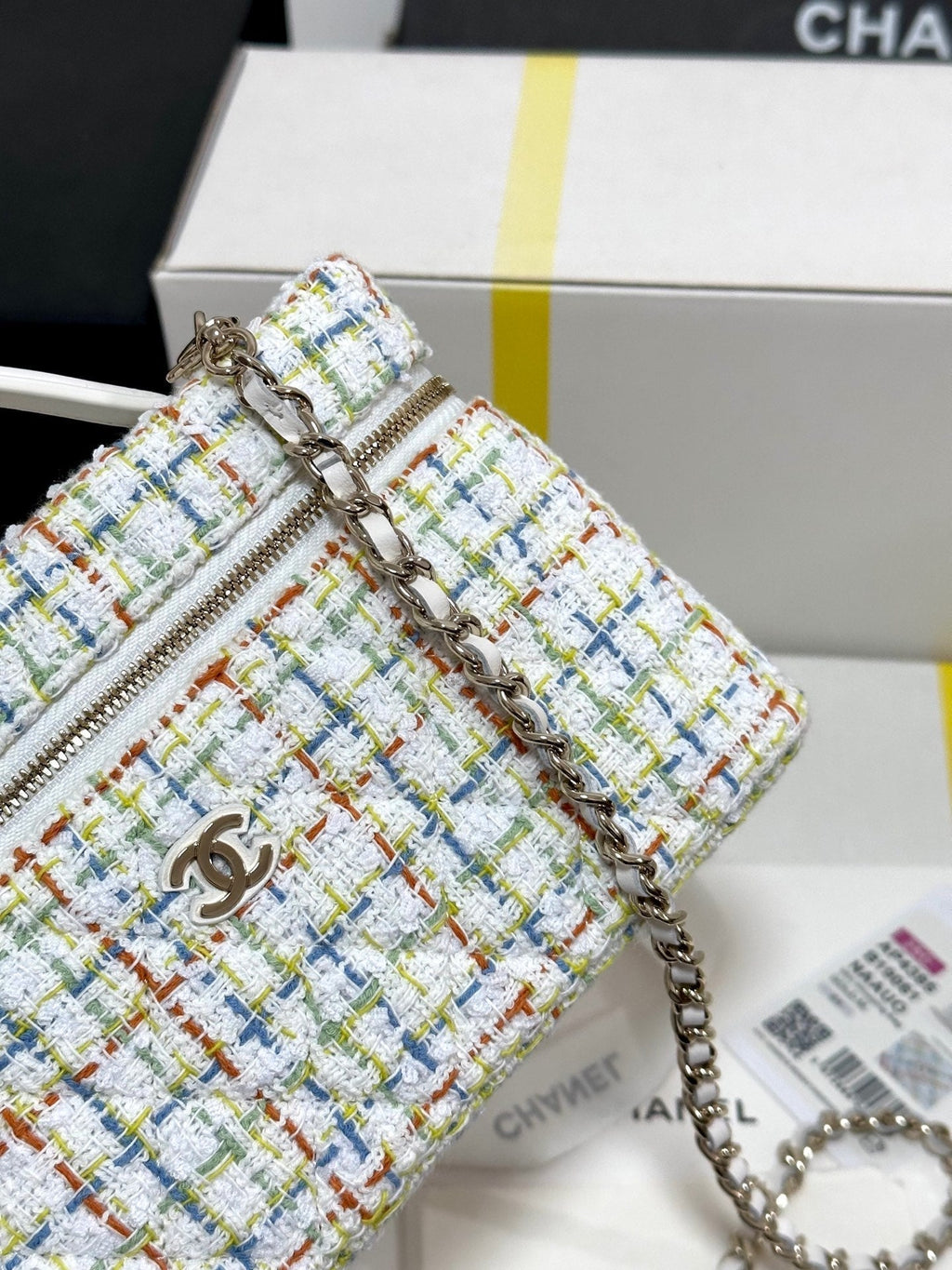 CC 25C VANITY CASE 19.5CM MULTICOLOR TWEED LIGHT GOLD HARDWARE