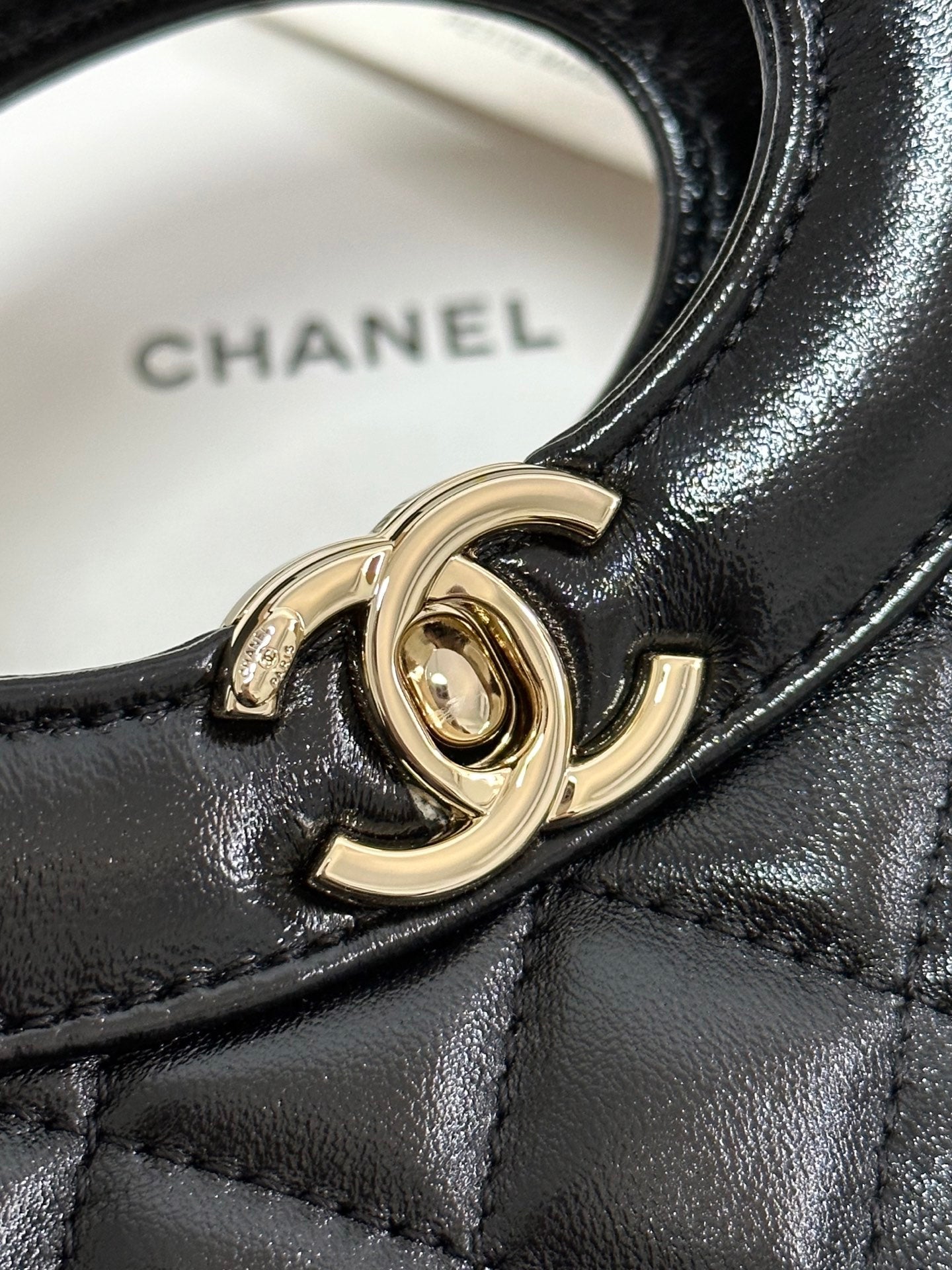 CC 25P MINI 31 BAG BLACK WAXED SHEEPSKIN GOLD HARDWARE 243582