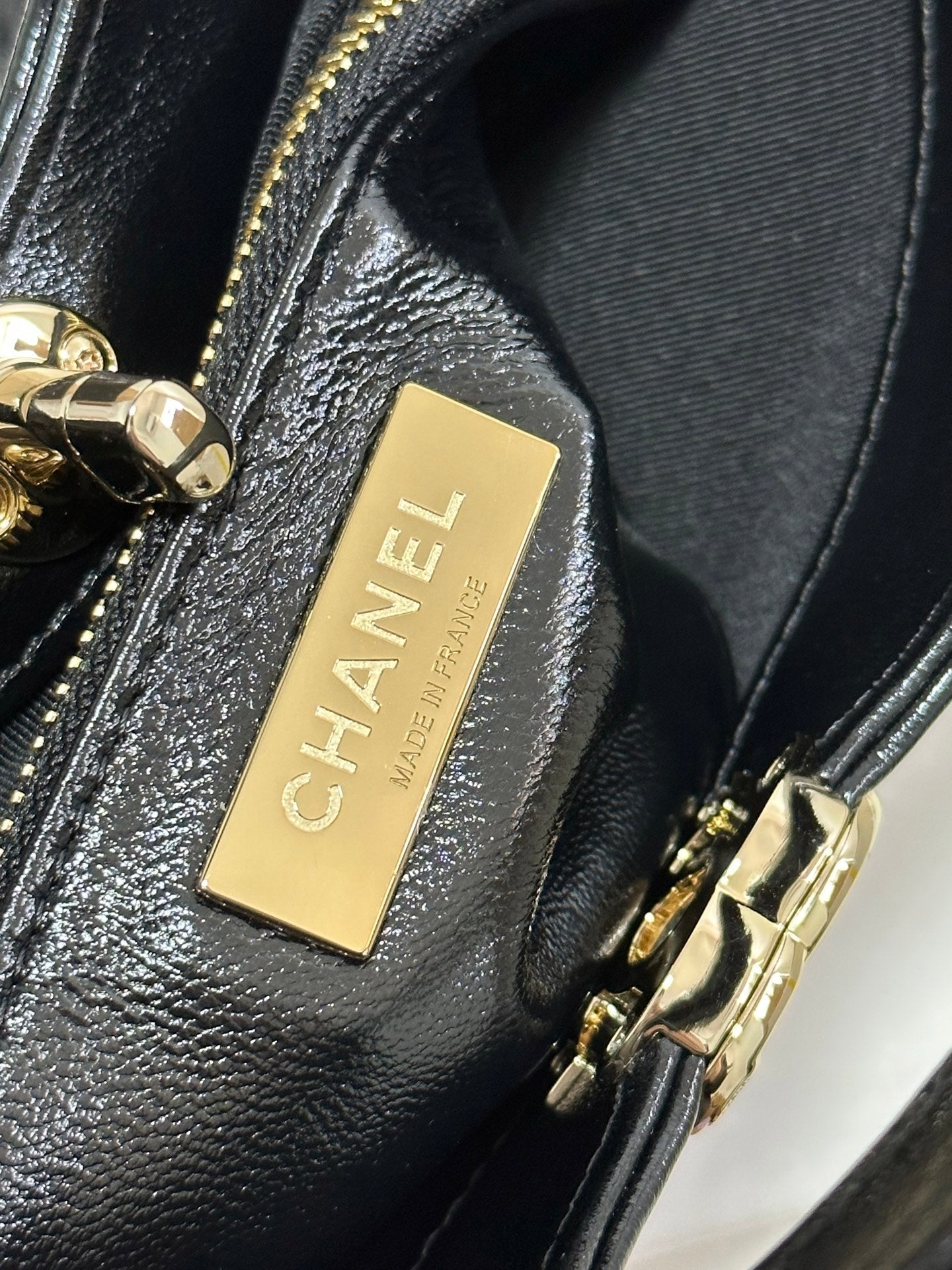 CC 25P MINI 31 BAG BLACK WAXED SHEEPSKIN GOLD HARDWARE 243582