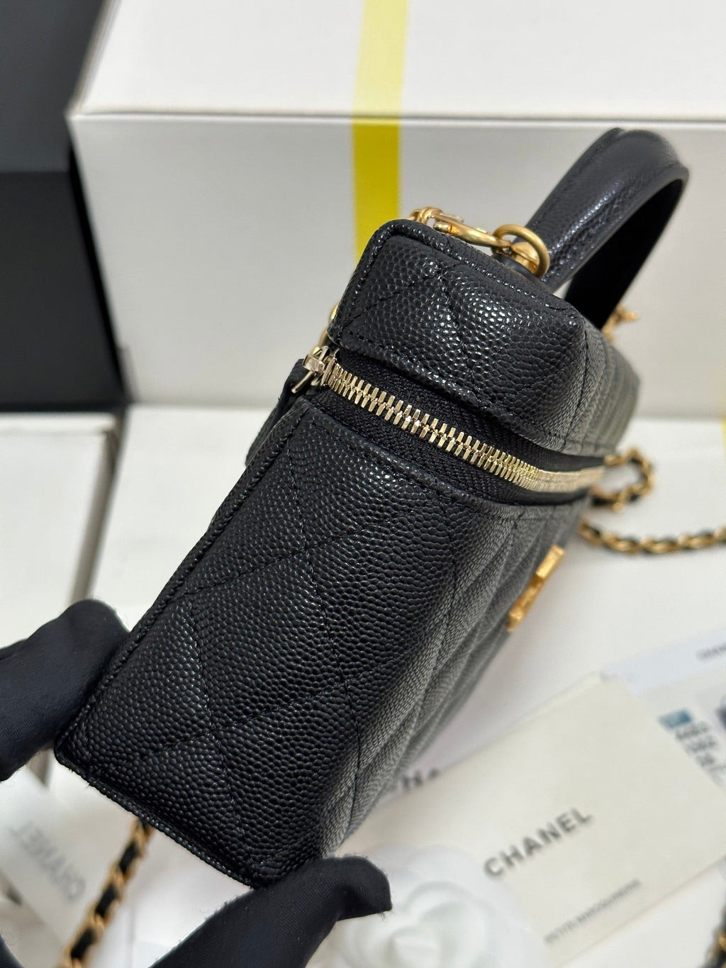 CC 25P バニティケース 19.5cm ブラック カーフスキン ゴールド金具 243586