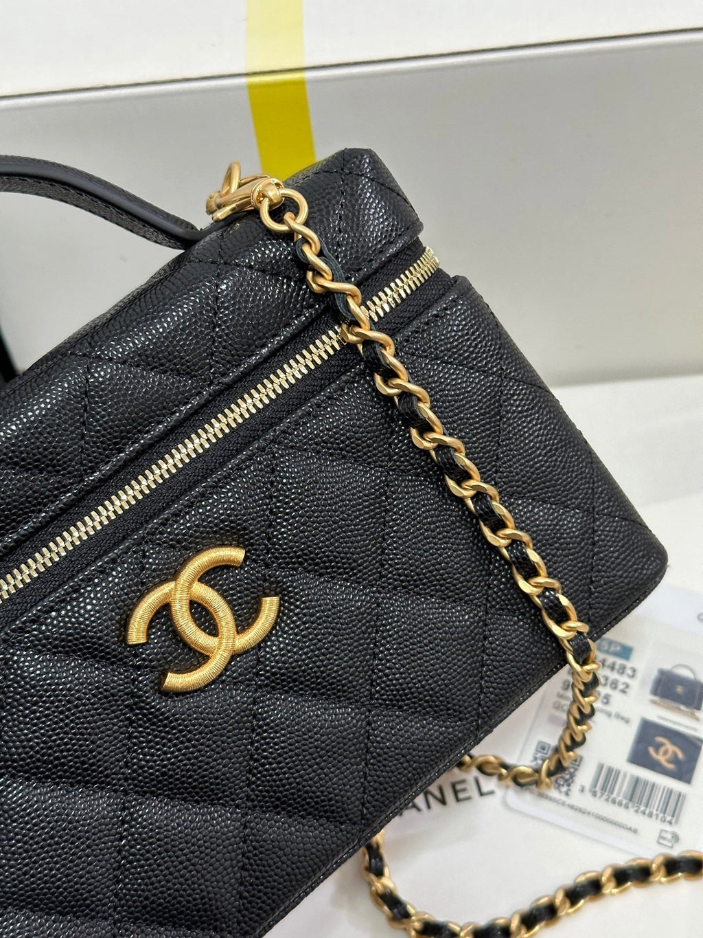 CC 25P バニティケース 19.5cm ブラック カーフスキン ゴールド金具 243586