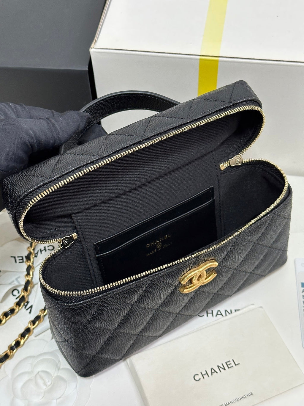 CC 25P バニティケース 19.5cm ブラック カーフスキン ゴールド金具 243586