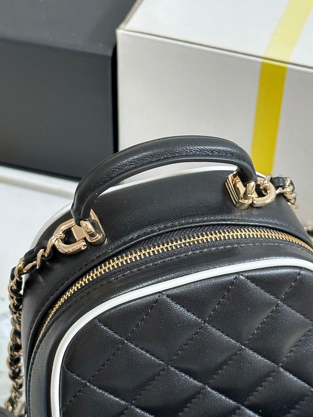 CC 25P MINI SAC À DOS 18 NOIR BLANC AGNEAU QUINCAILLERIE OR 243528
